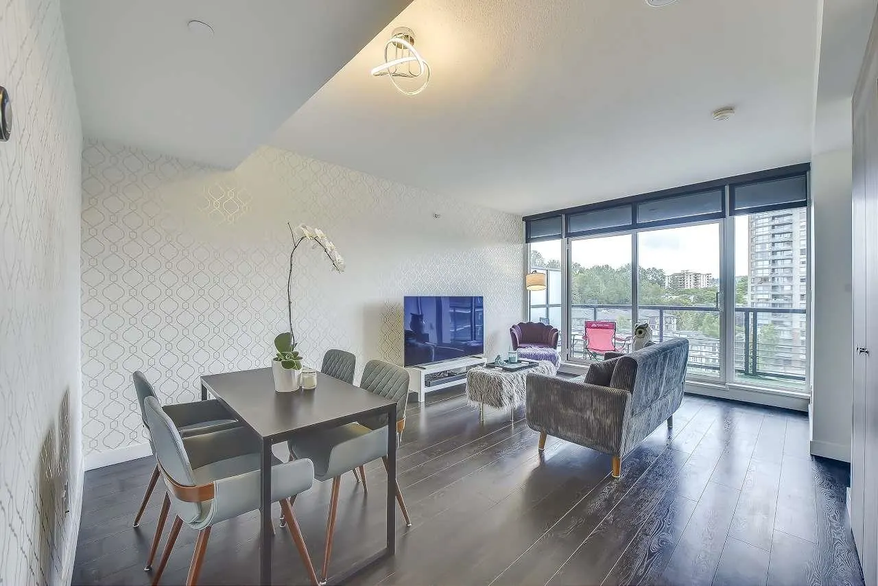 1010 4730 Lougheed Highway