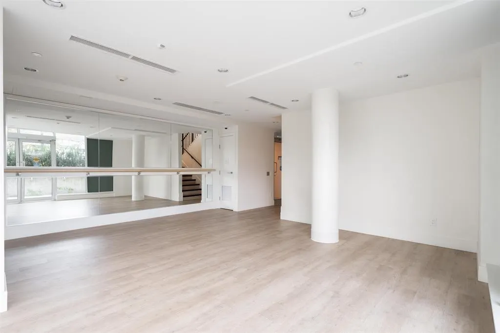 18FL 13318 104 Avenue