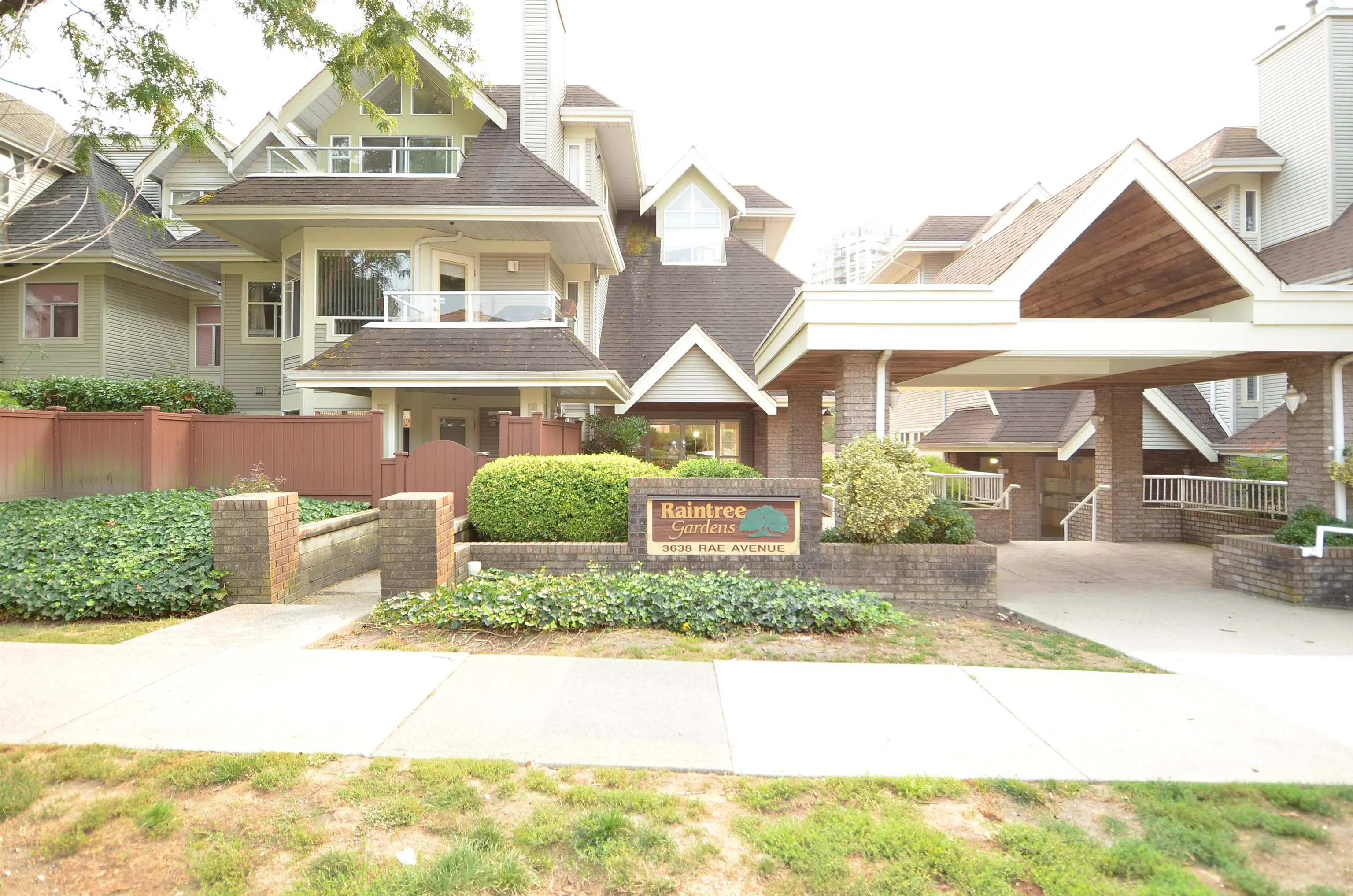 404 3638 Rae Avenue Avenue