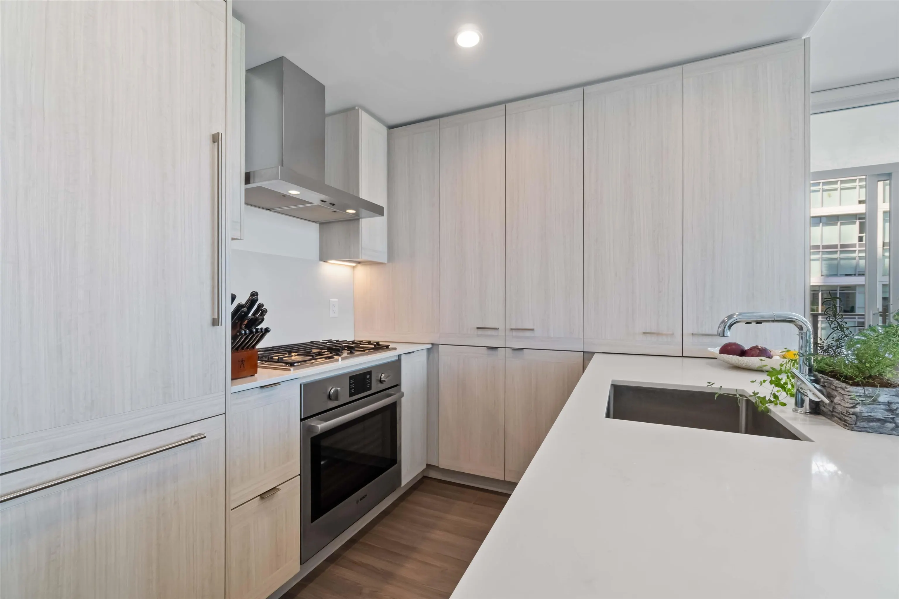 1508 2311 Beta Avenue