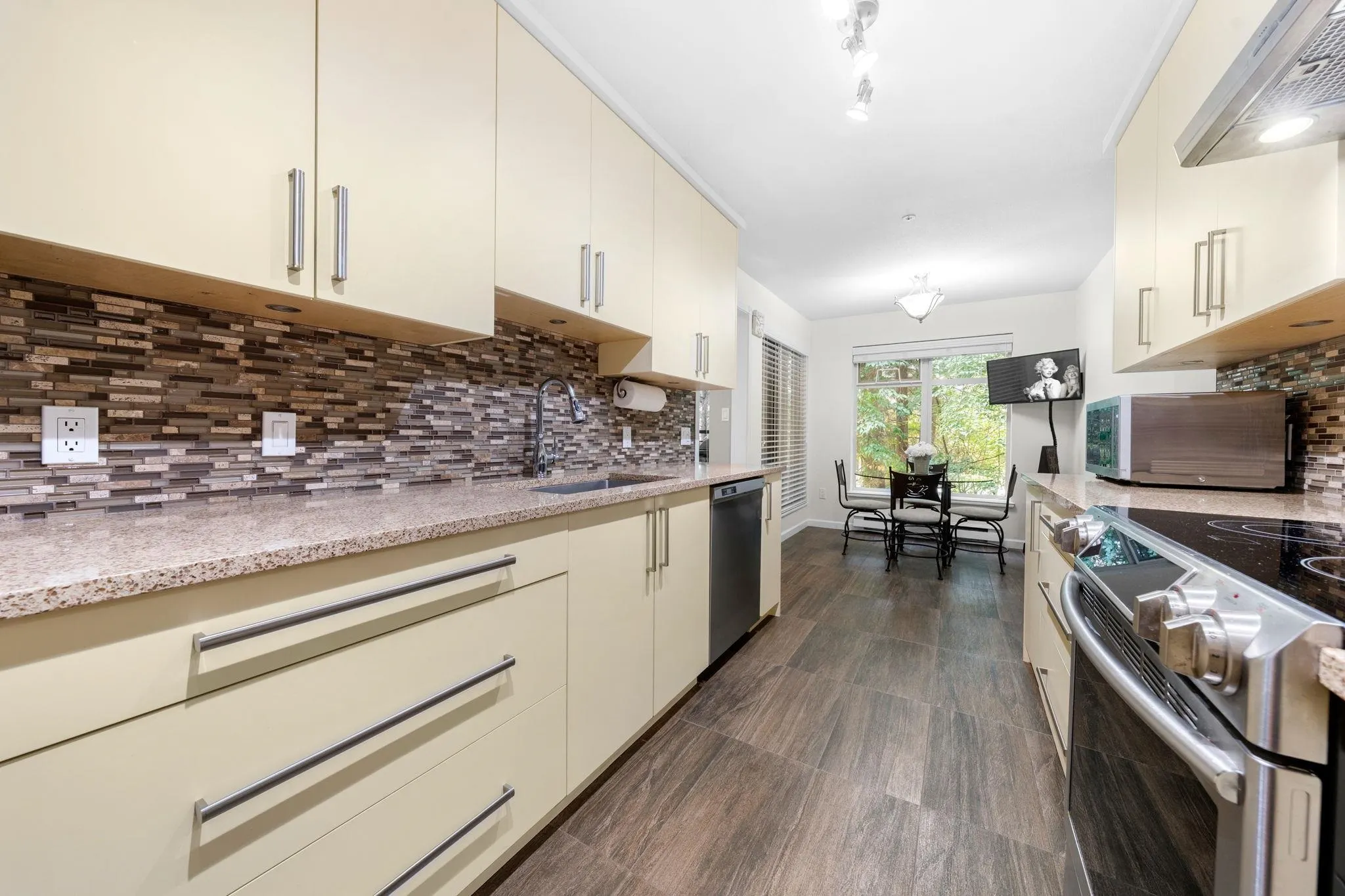 103 1144 Strathaven Drive