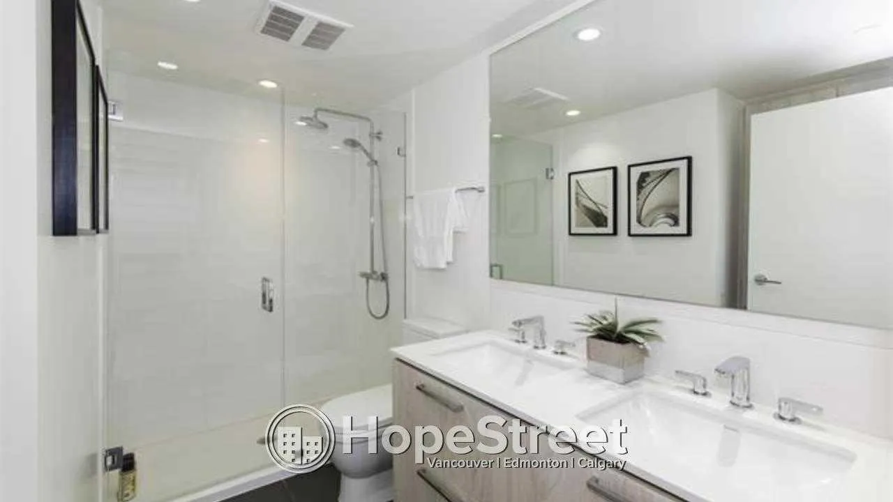 503 680 Seylynn Crescent