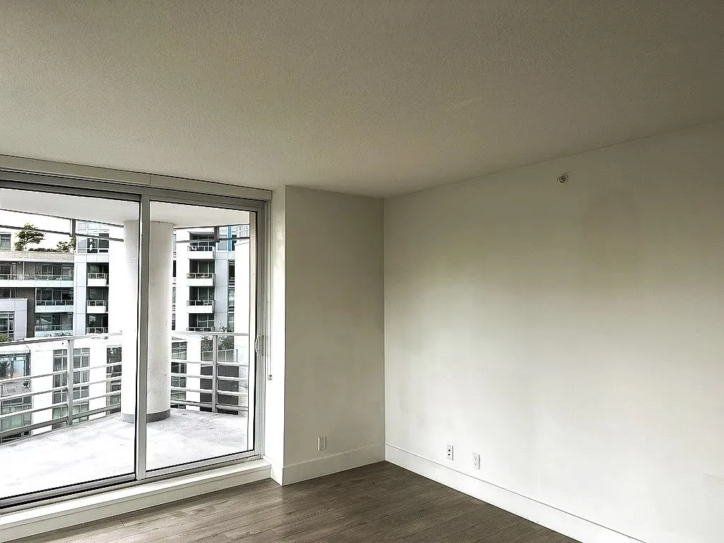 503 680 Seylynn Crescent