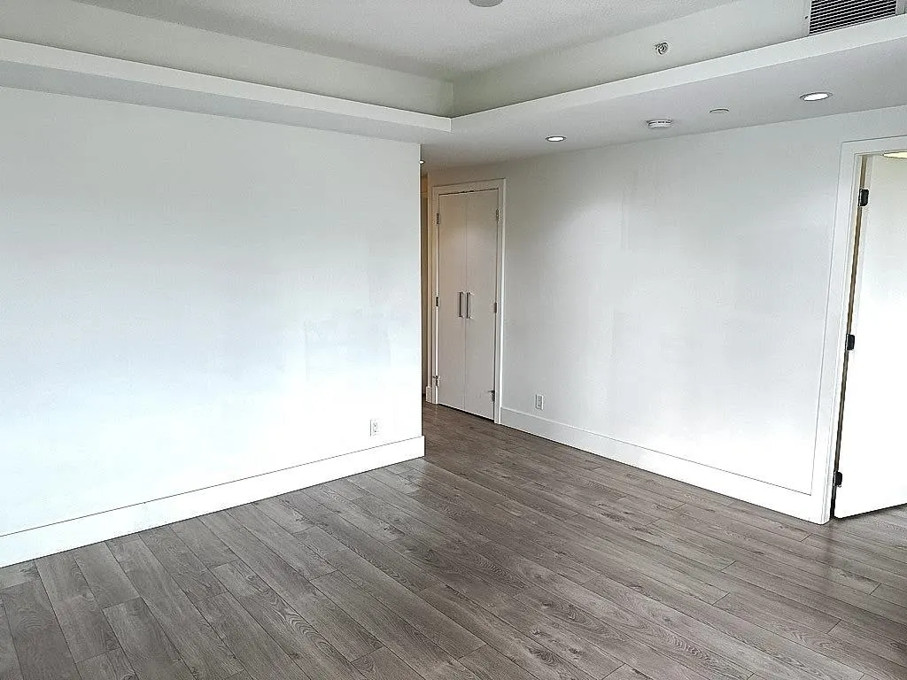 503 680 Seylynn Crescent