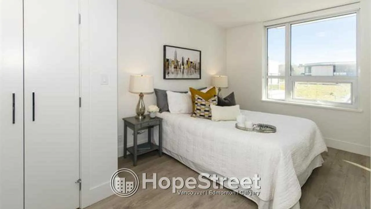 503 680 Seylynn Crescent