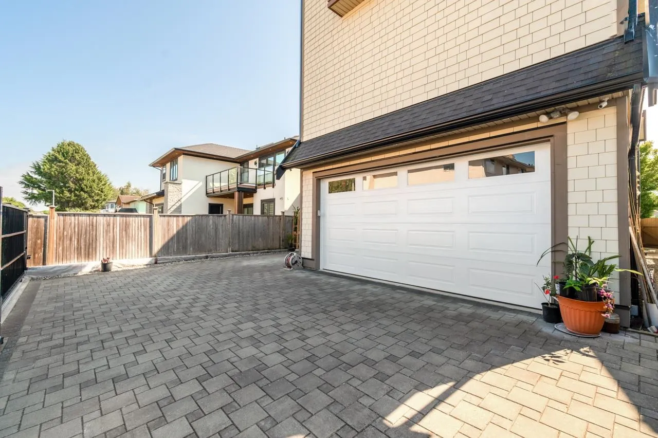 4591 Trimaran Drive