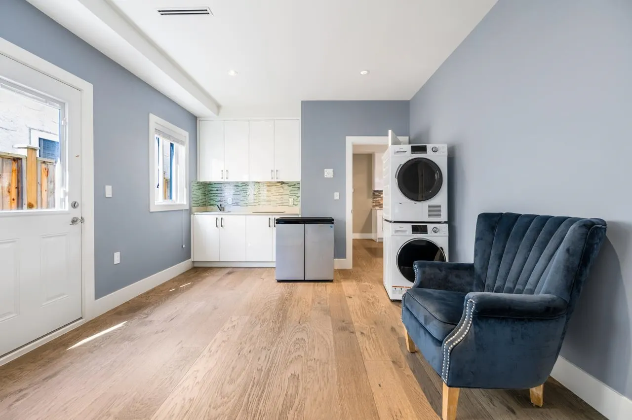 4591 Trimaran Drive