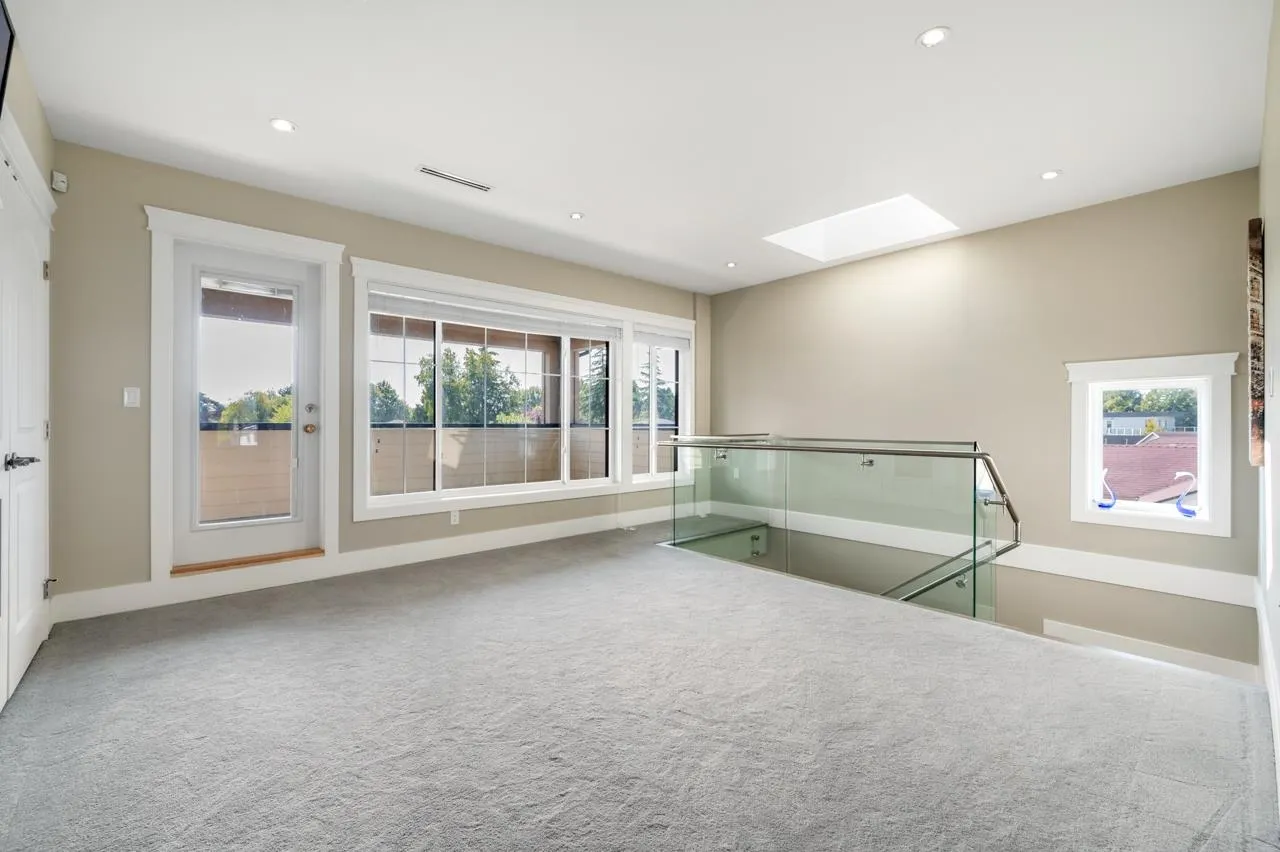 4591 Trimaran Drive