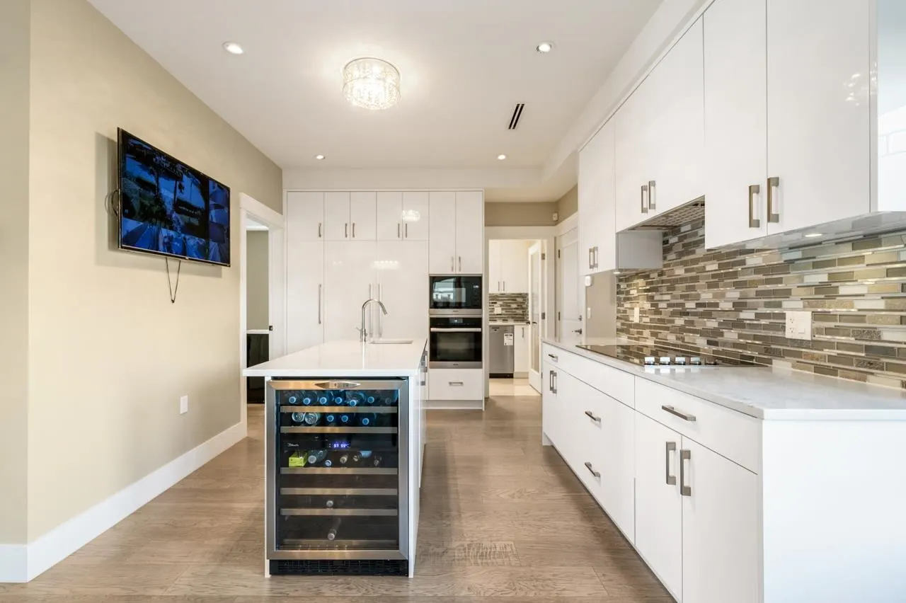 4591 Trimaran Drive