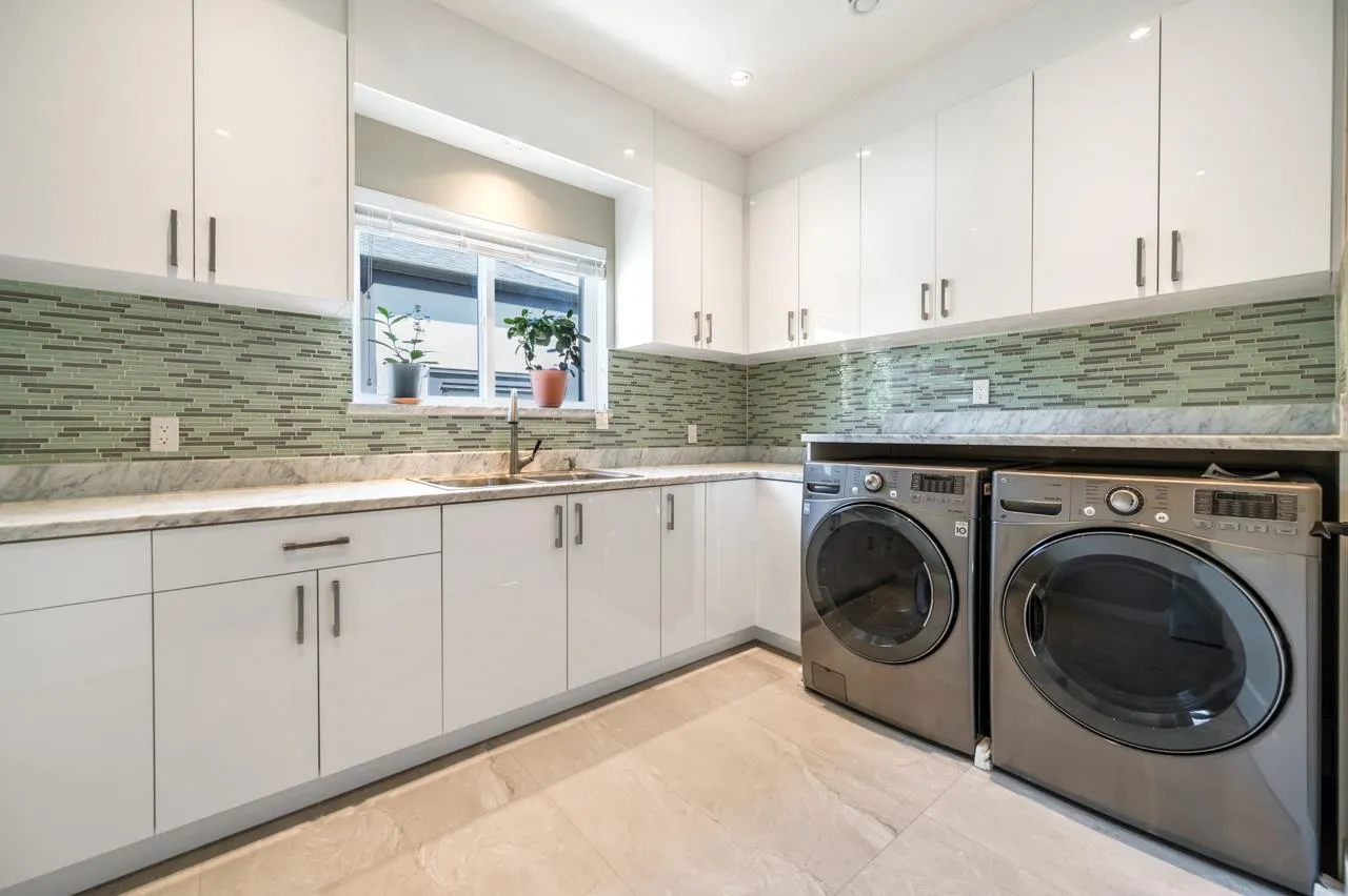 4591 Trimaran Drive