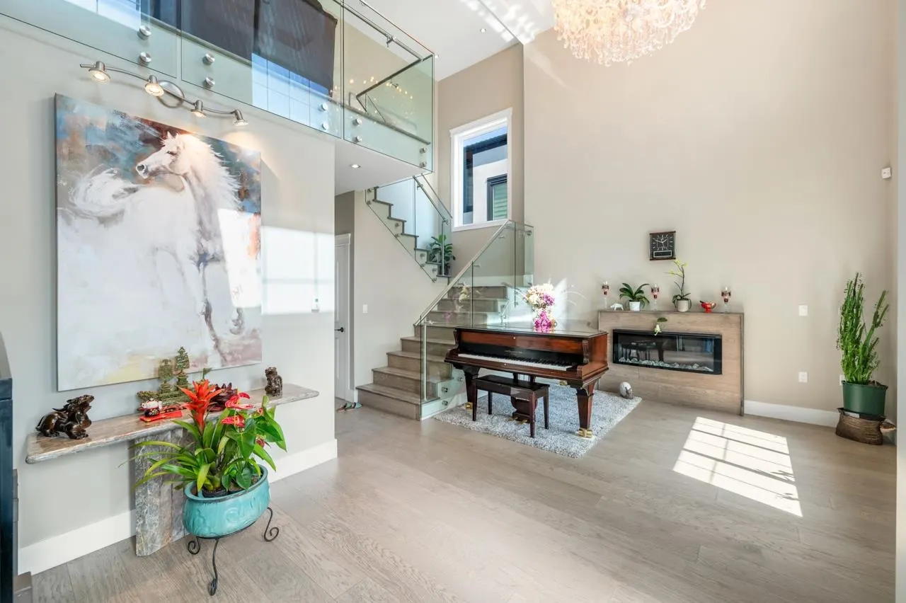 4591 Trimaran Drive
