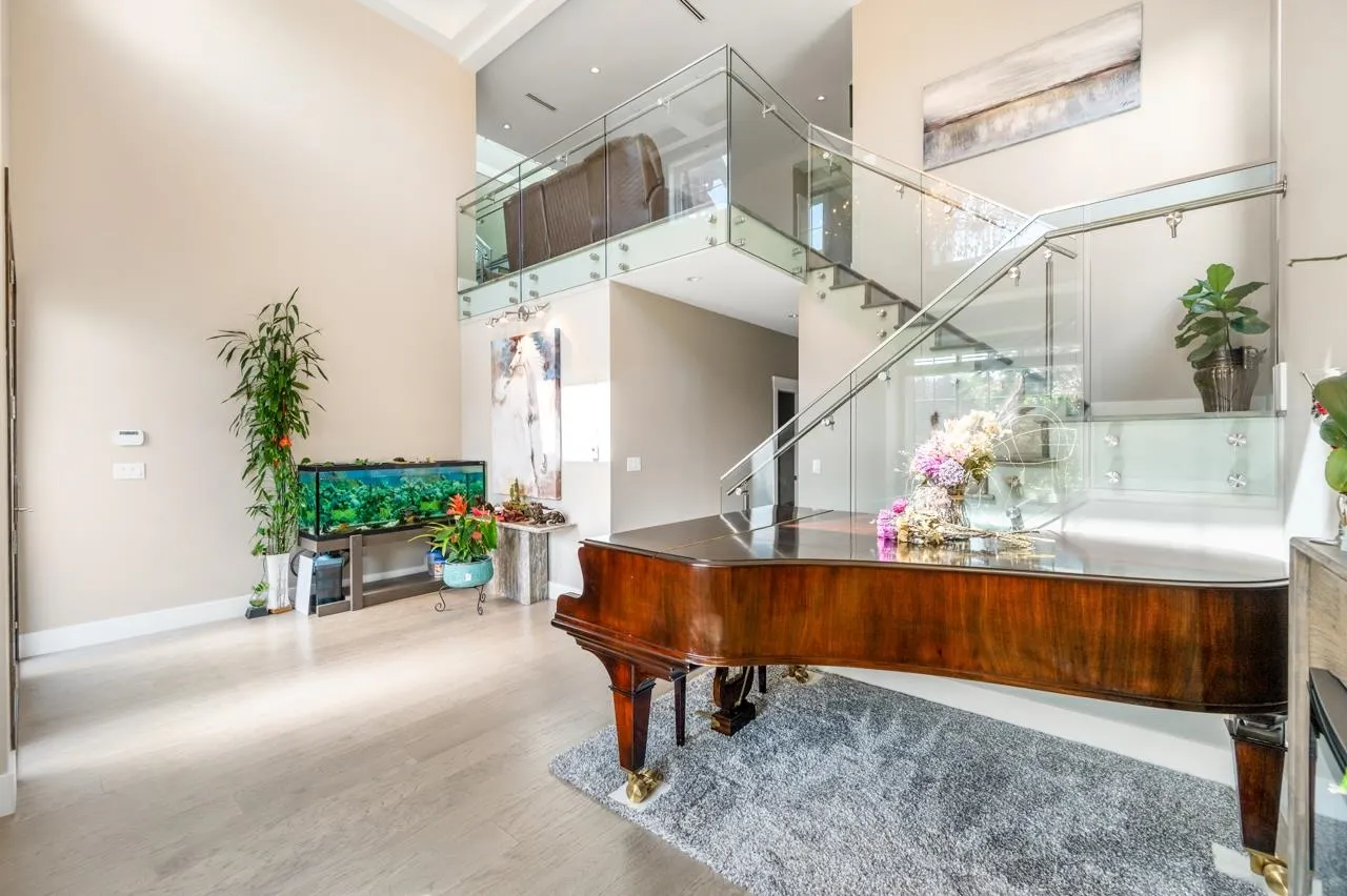 4591 Trimaran Drive