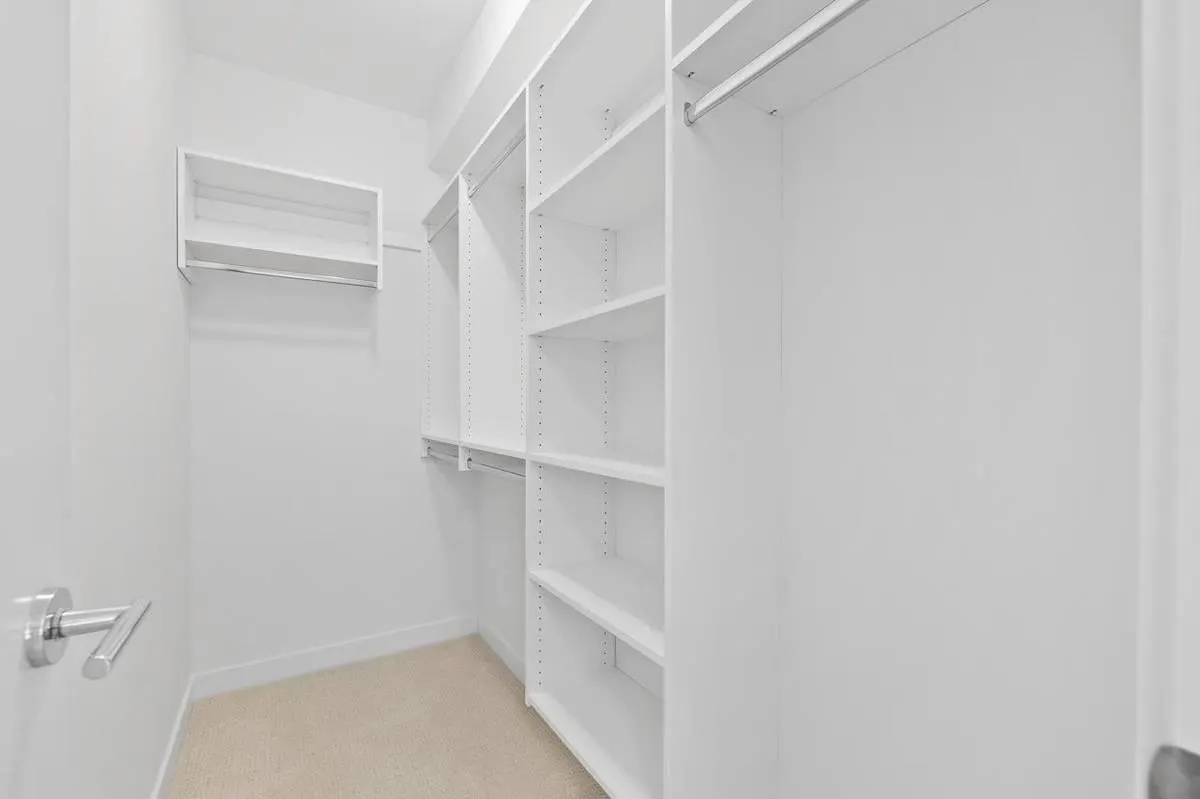 40X 5415 Brydon Crescent