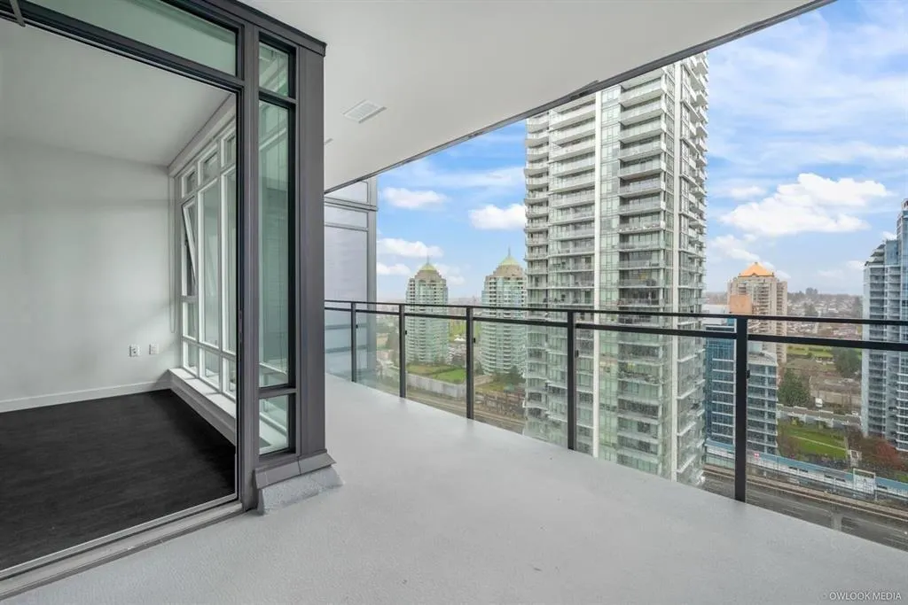 2103 2085 Skyline Court