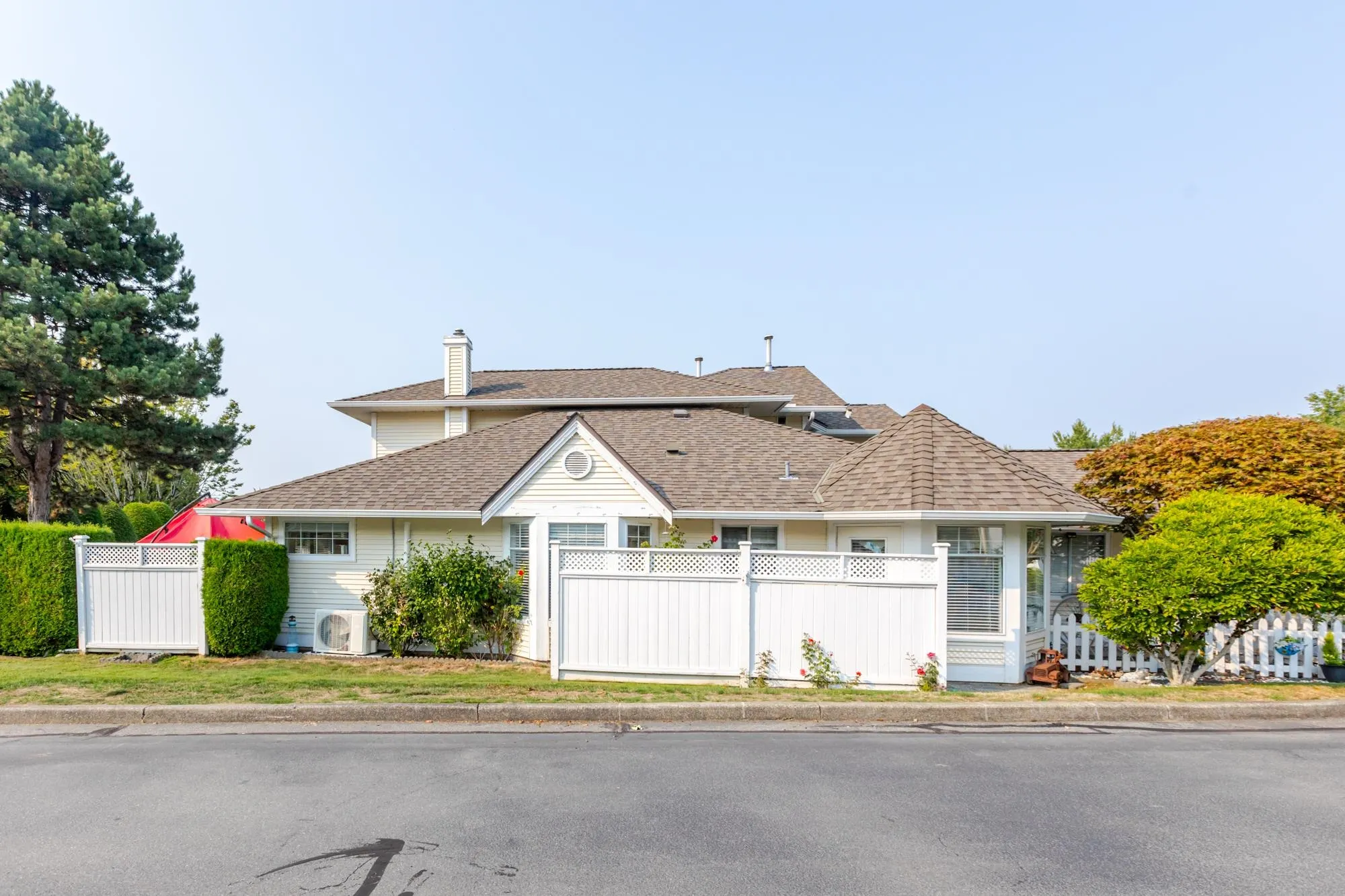 83 21138 88 Avenue