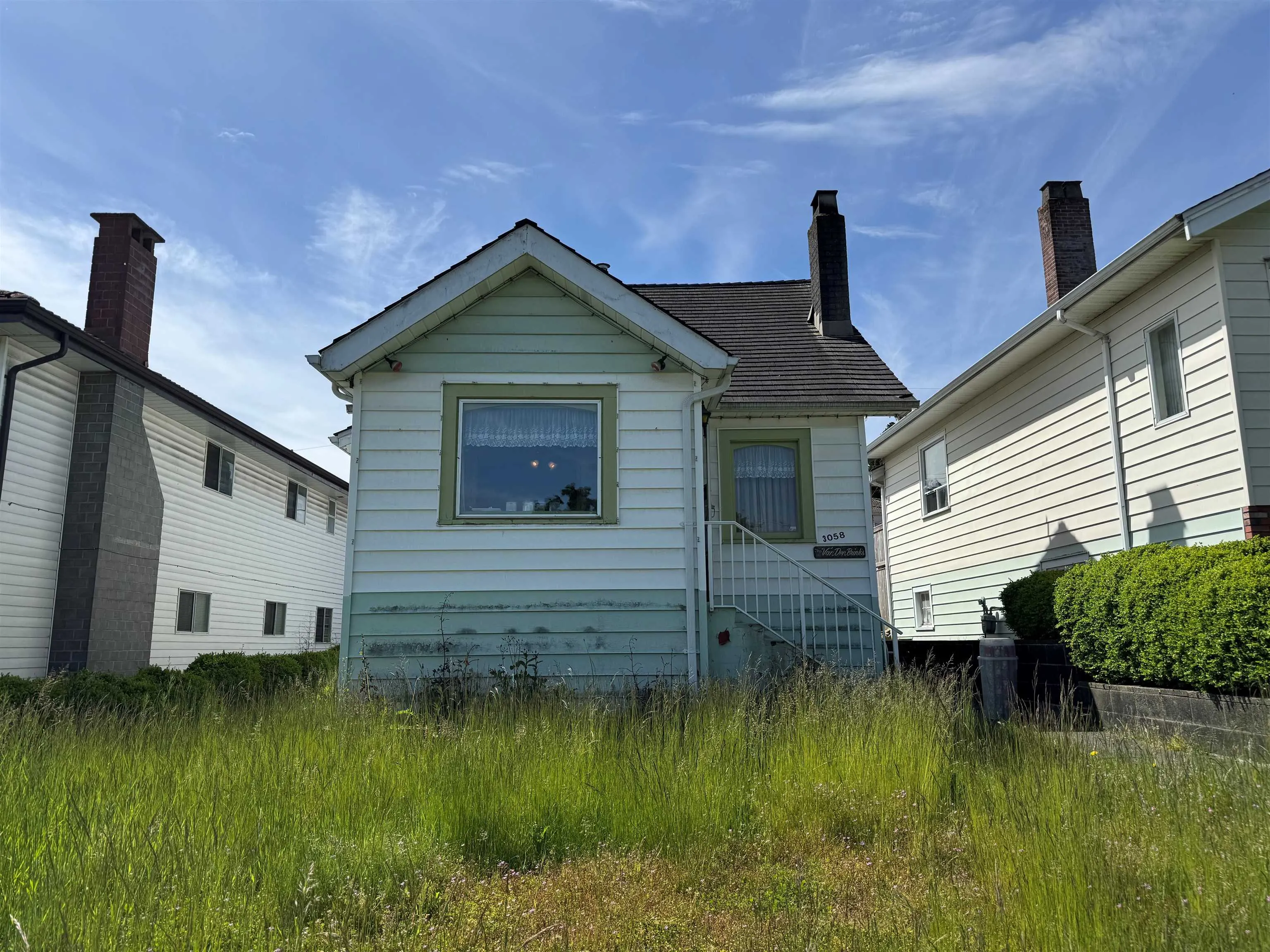 3058 Charles Street