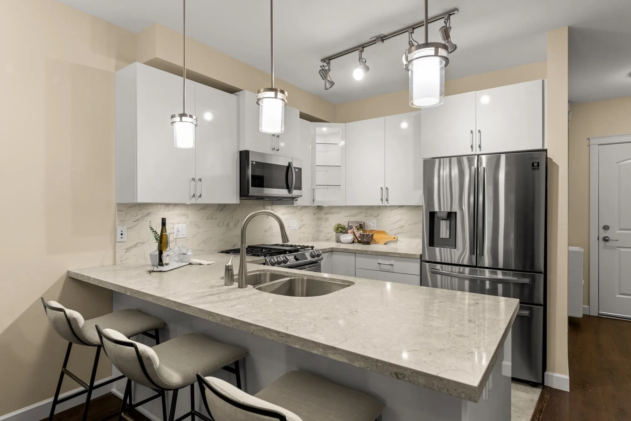 210 20376 86 Avenue
