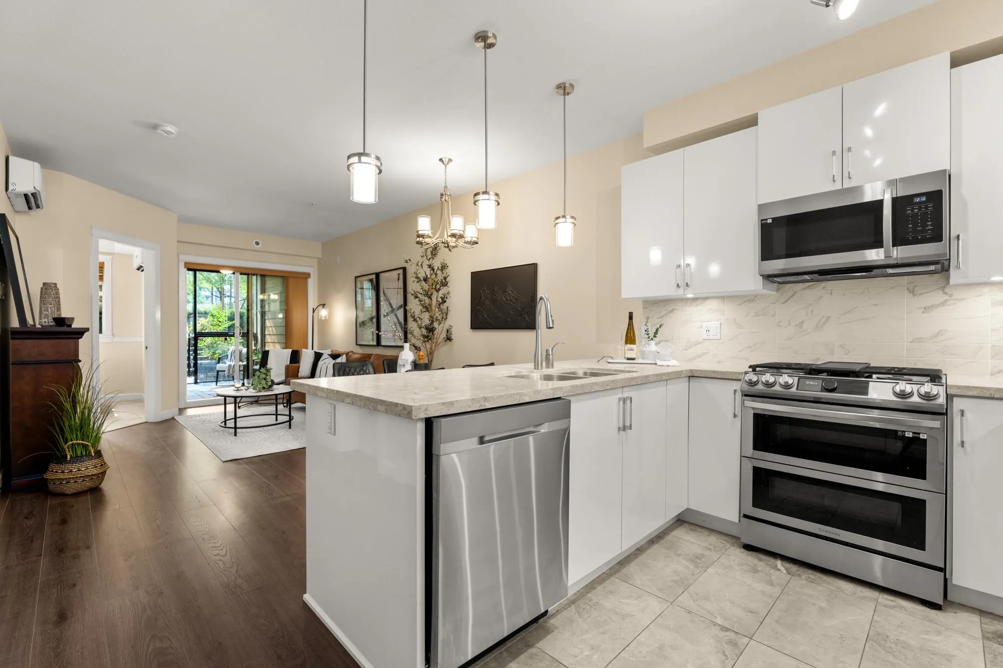 210 20376 86 Avenue
