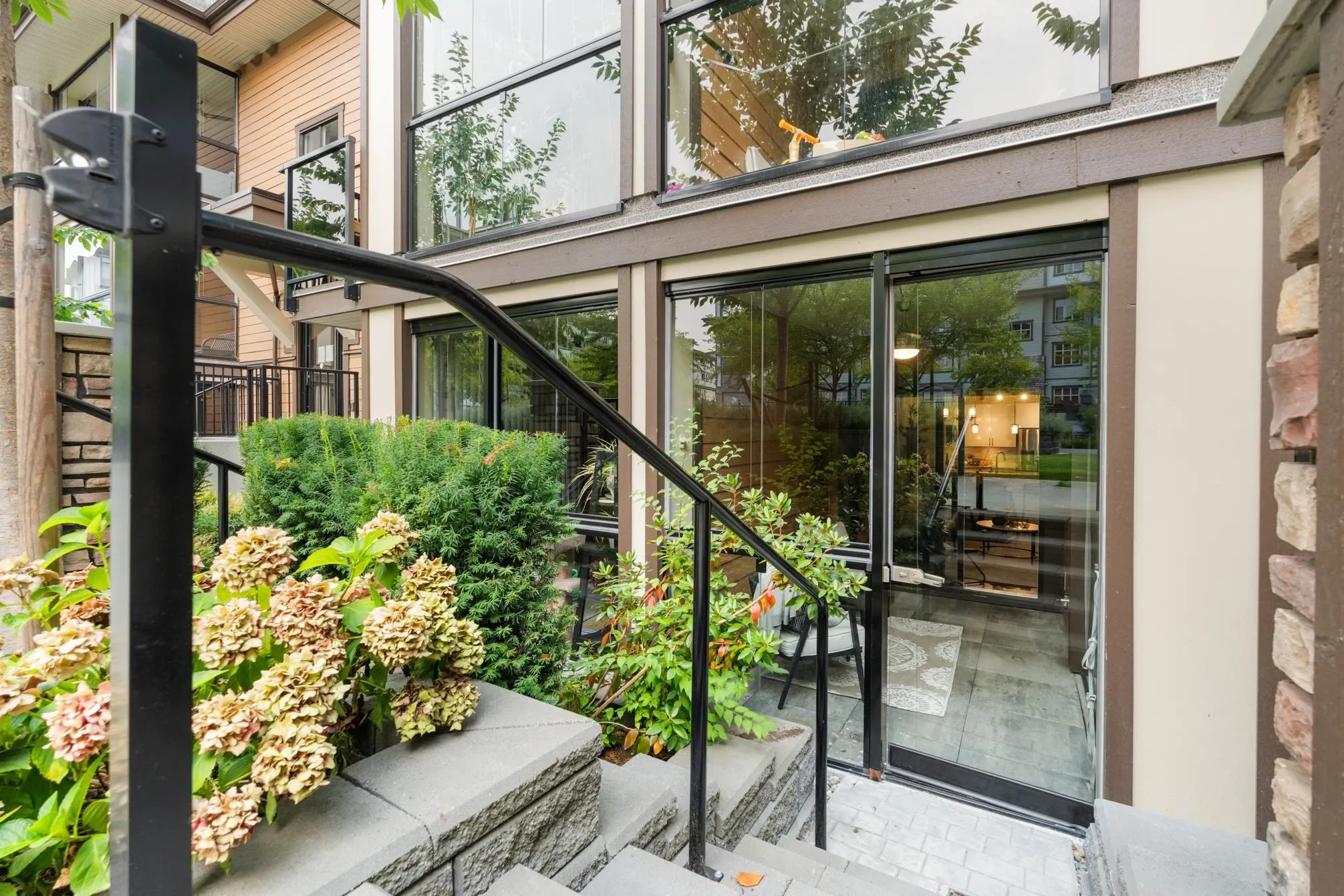 210 20376 86 Avenue