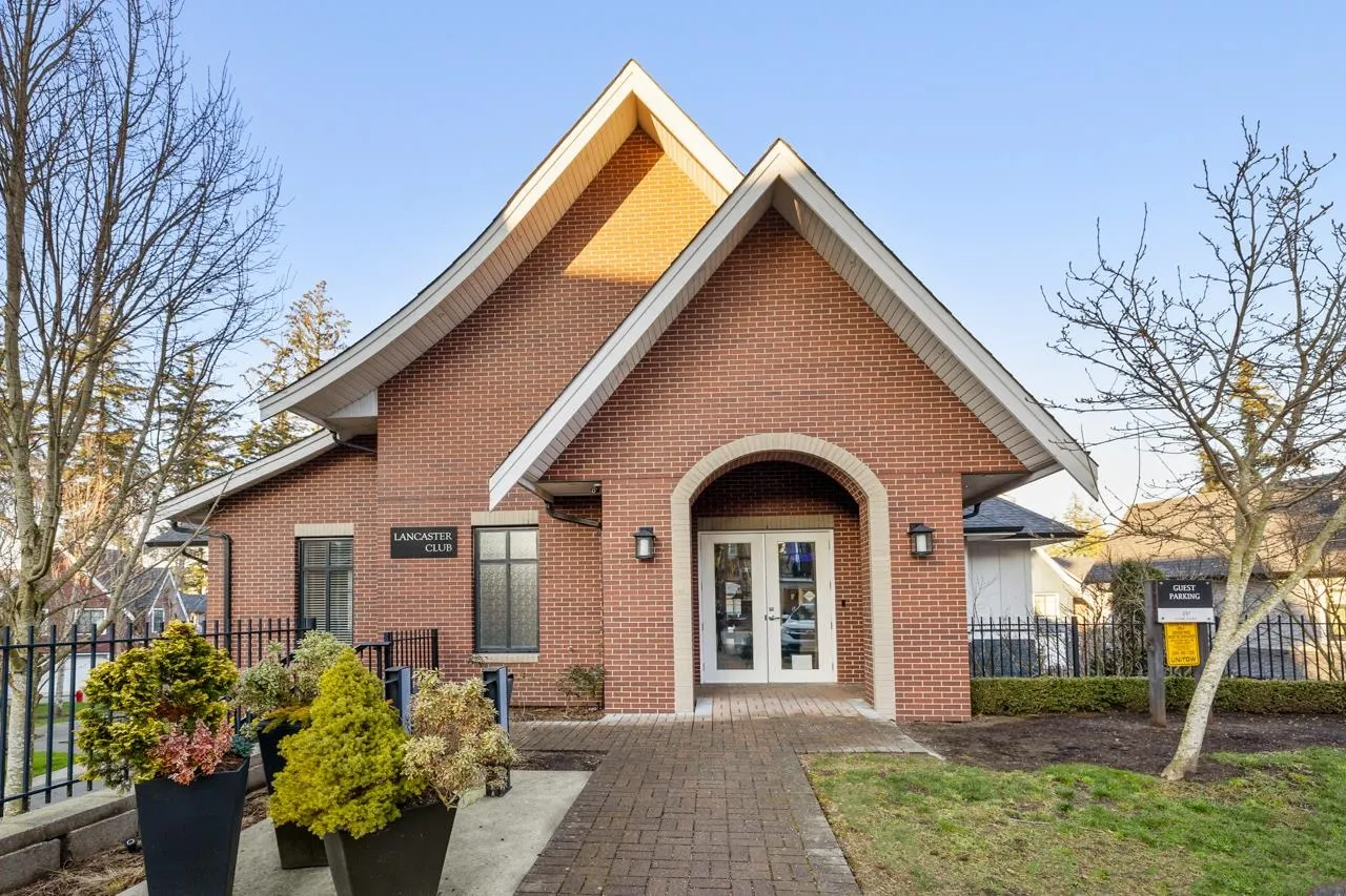 80 15677 28 Avenue