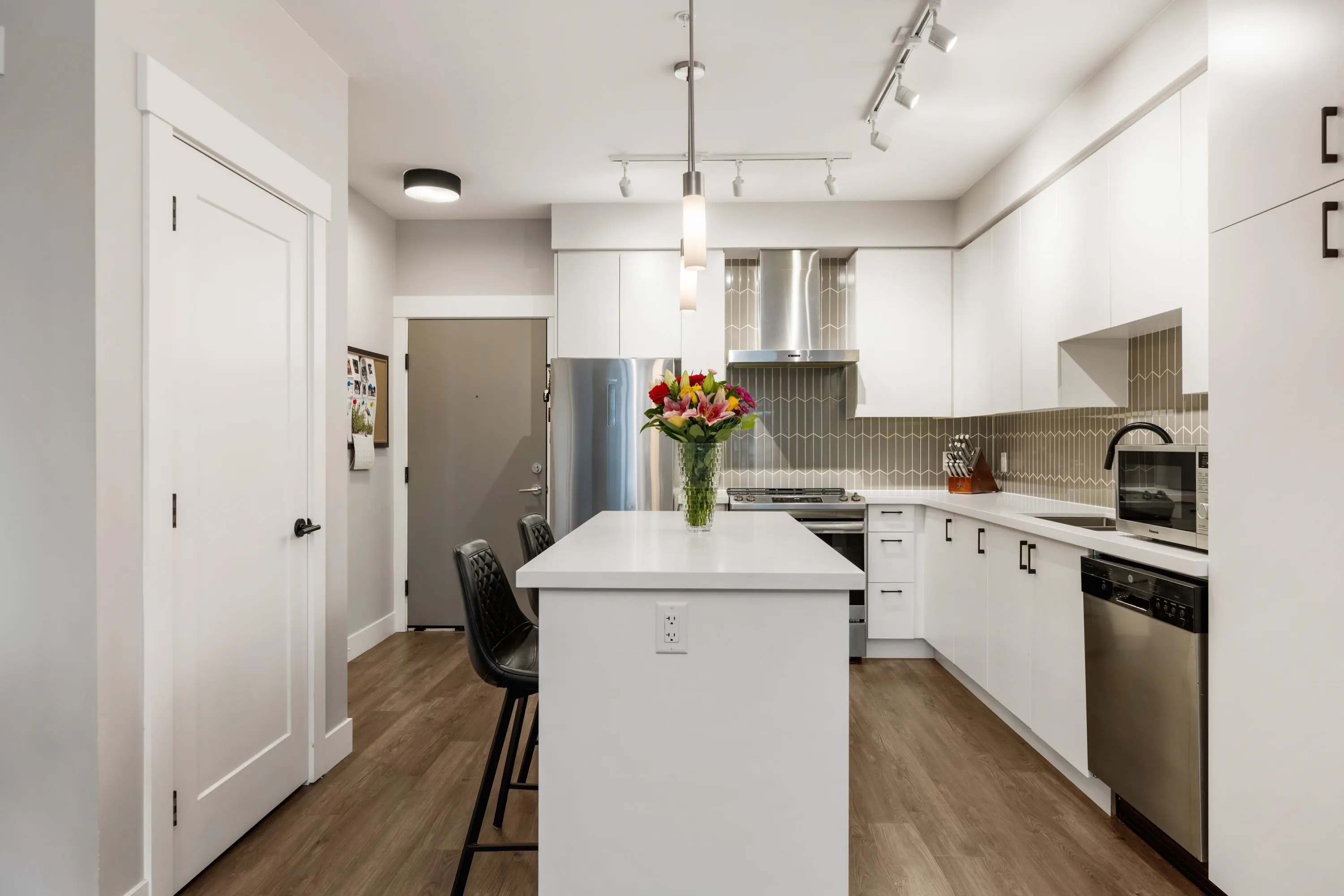 B308 20838 78b Avenue