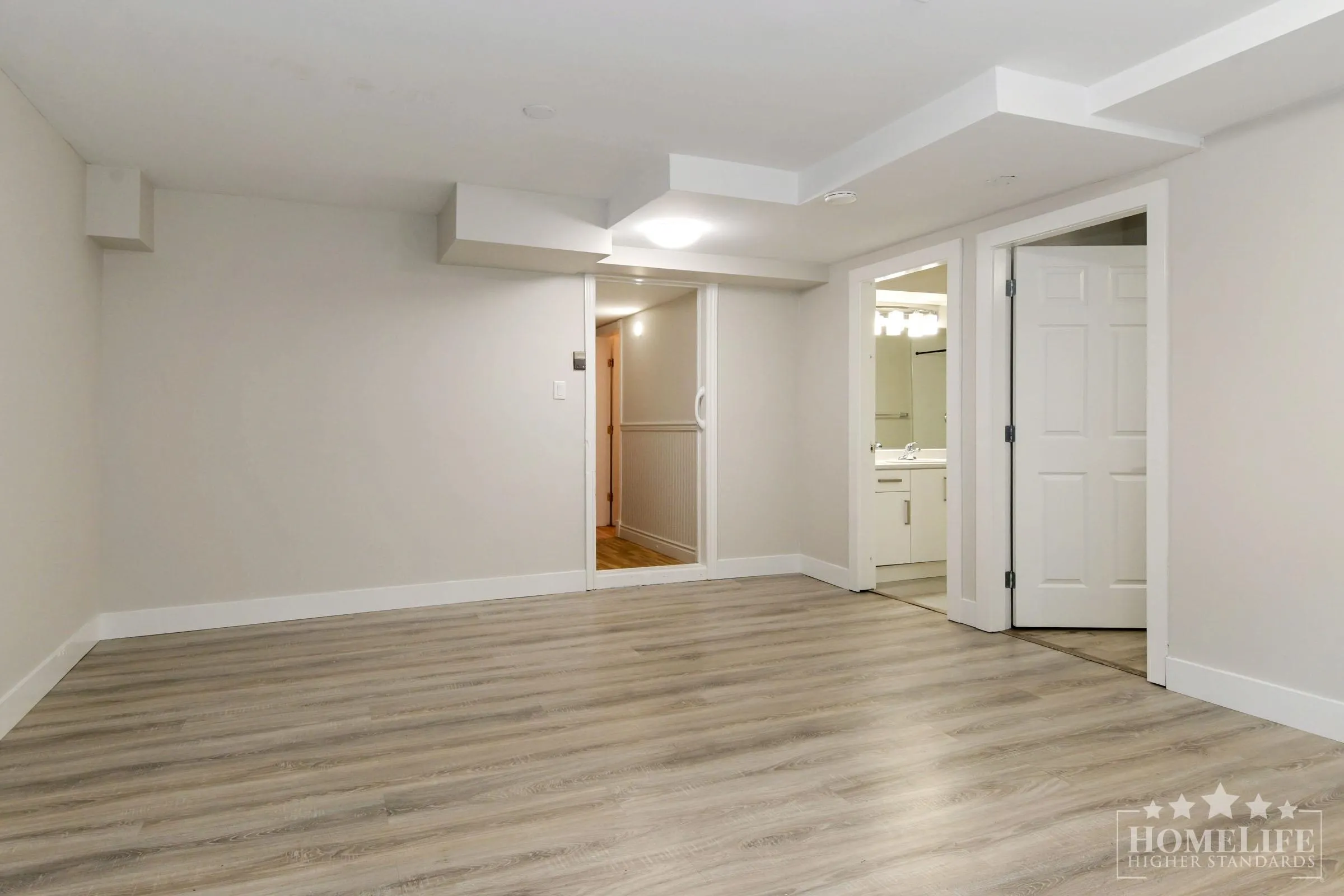 Basement 34330 Woodbine Crescent