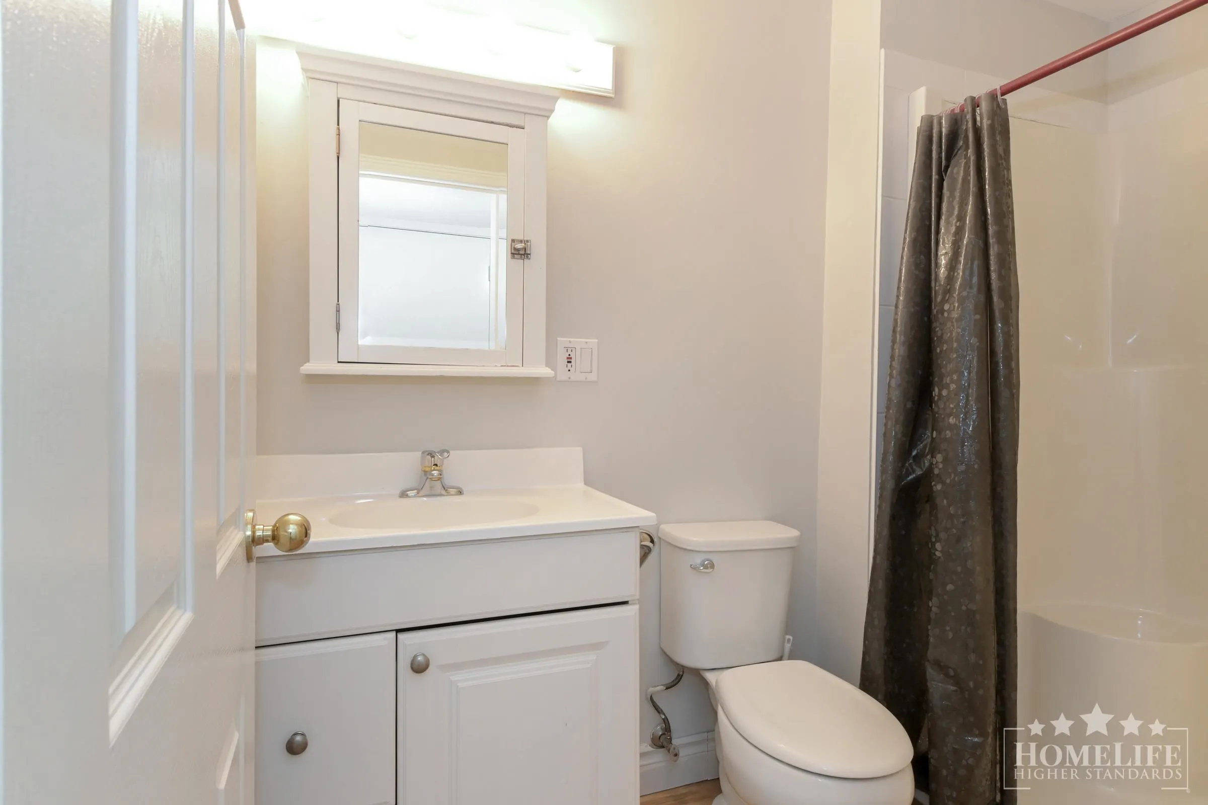 Basement 34330 Woodbine Crescent