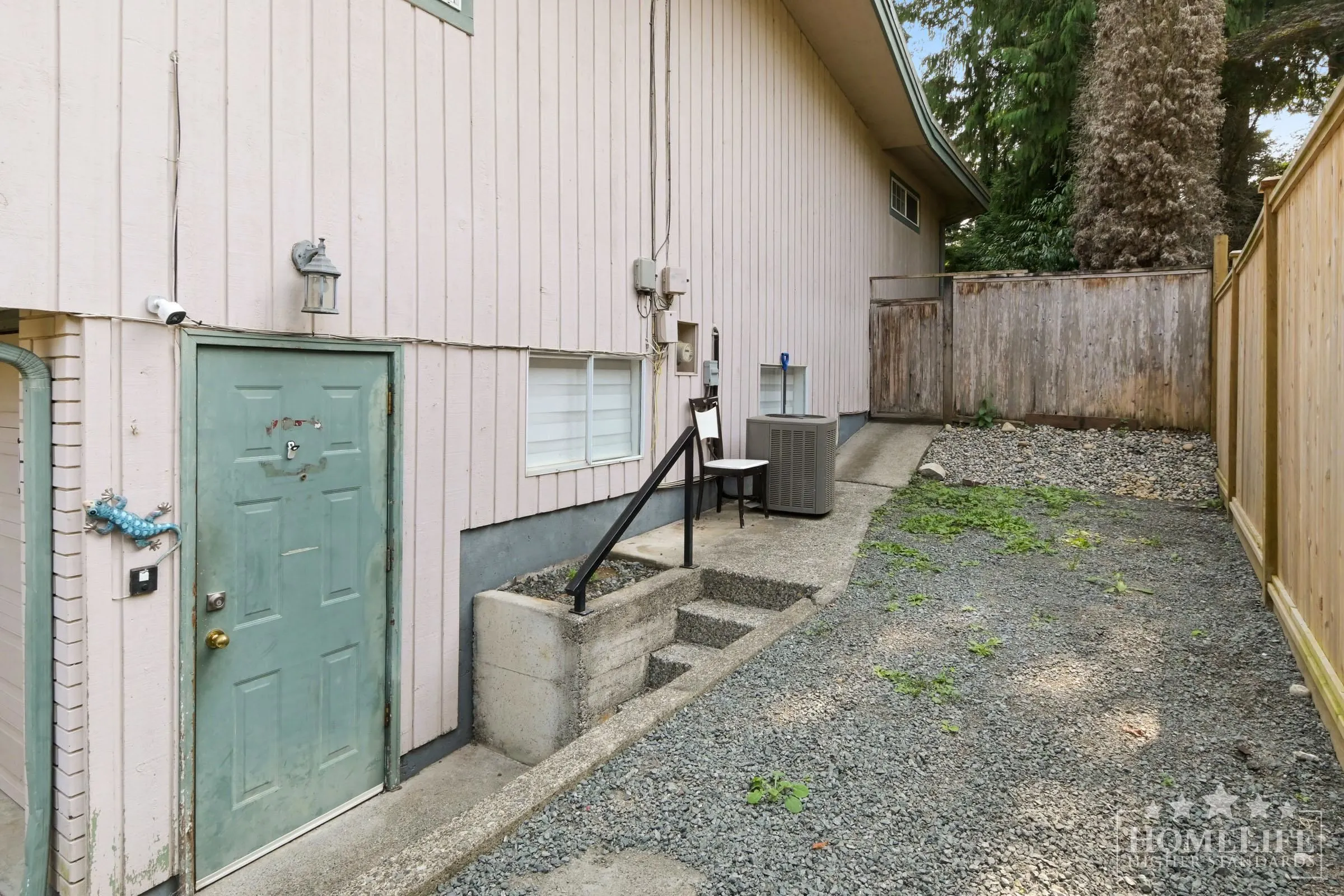 Basement 34330 Woodbine Crescent