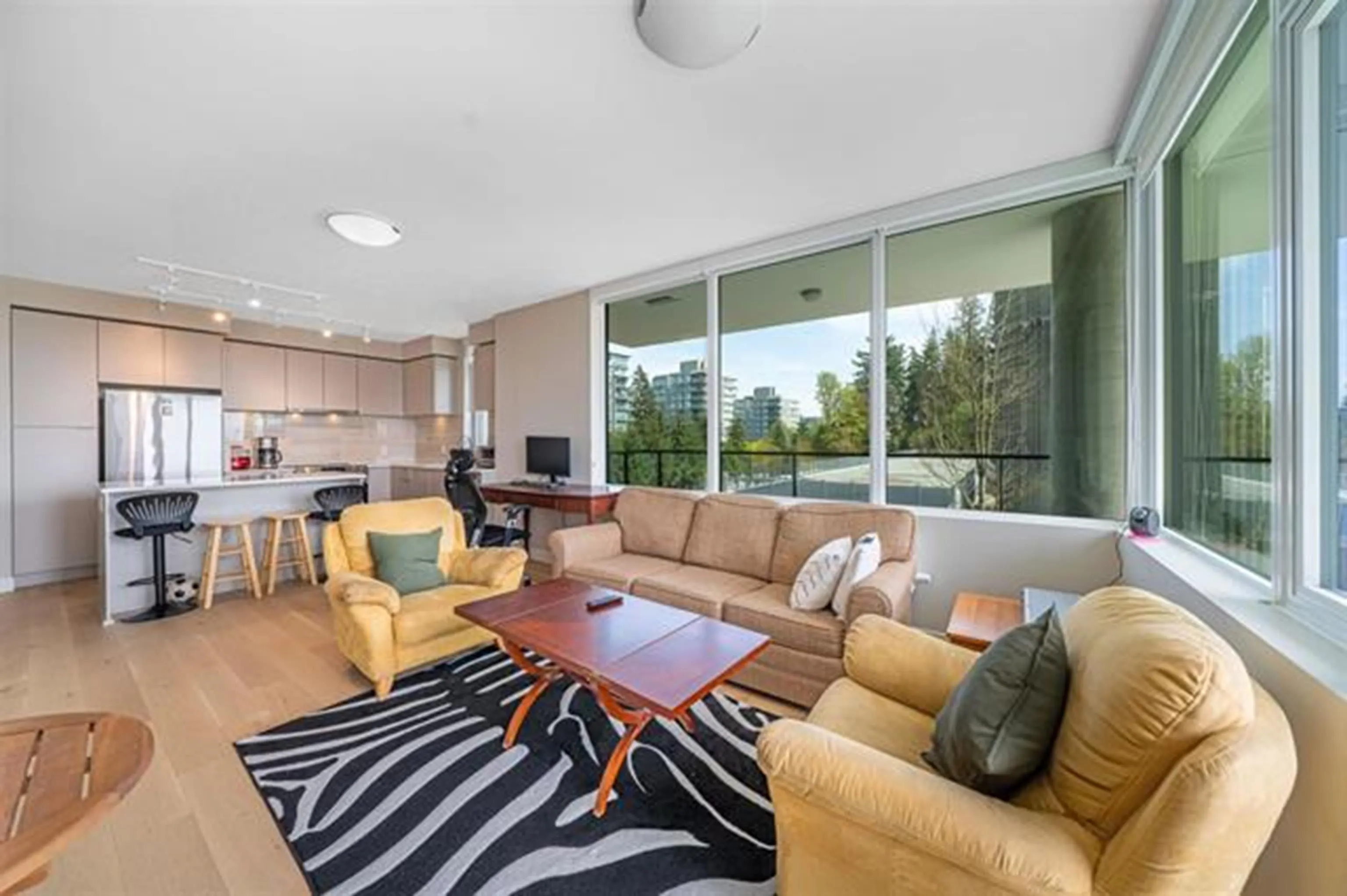 504 8761 University Crescent