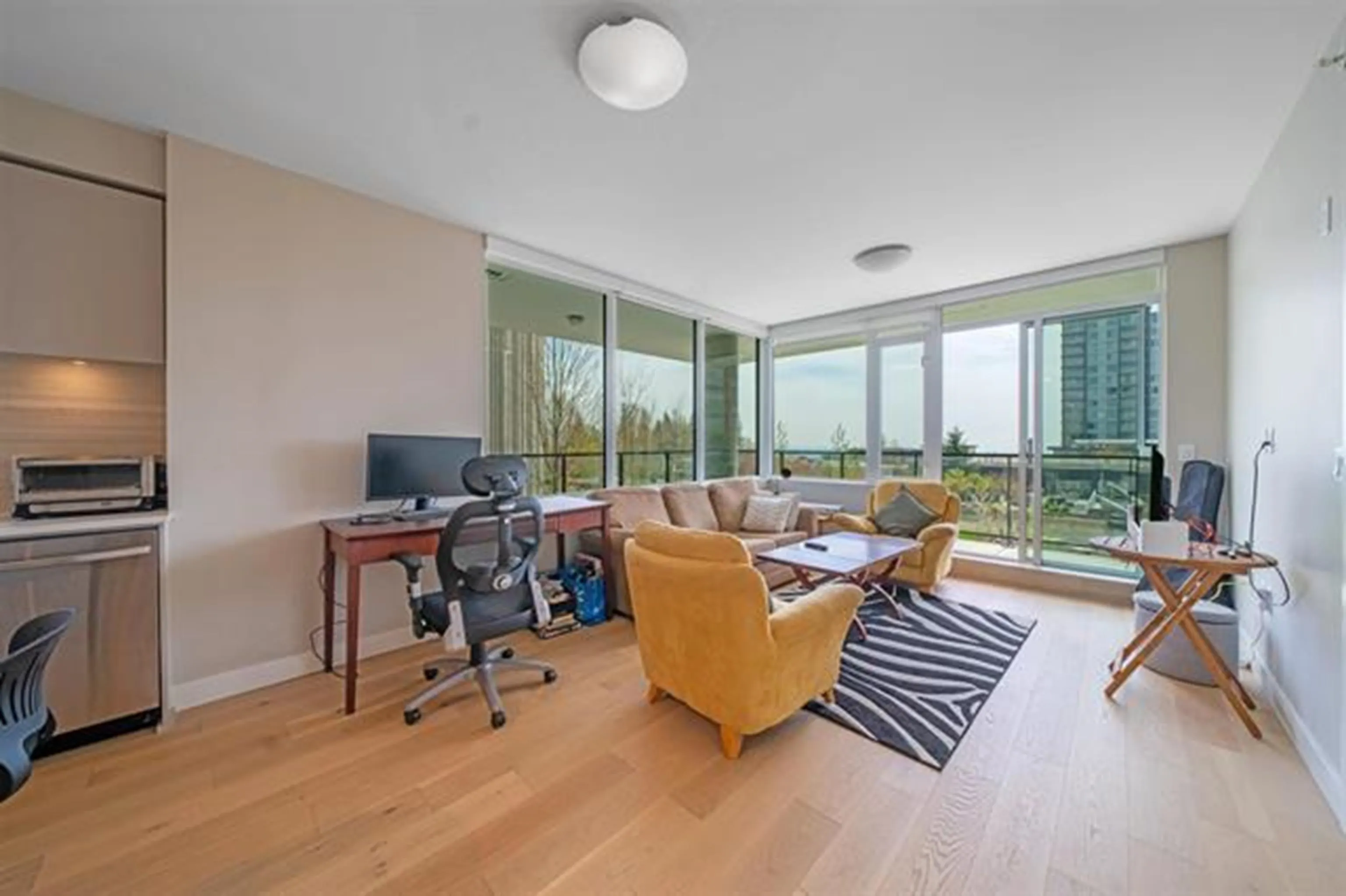 504 8761 University Crescent