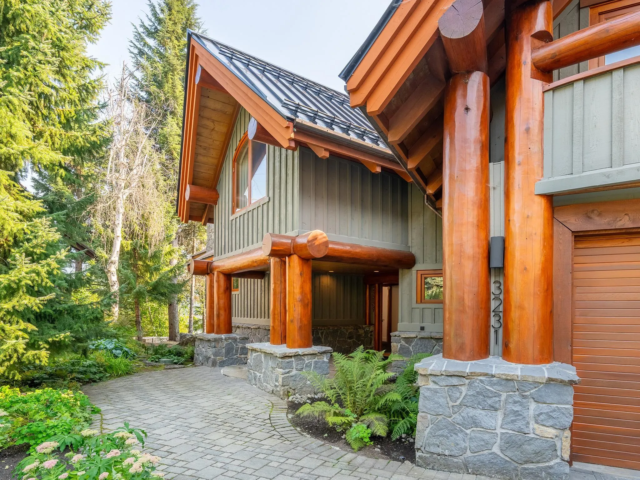 3231 Peak Drive