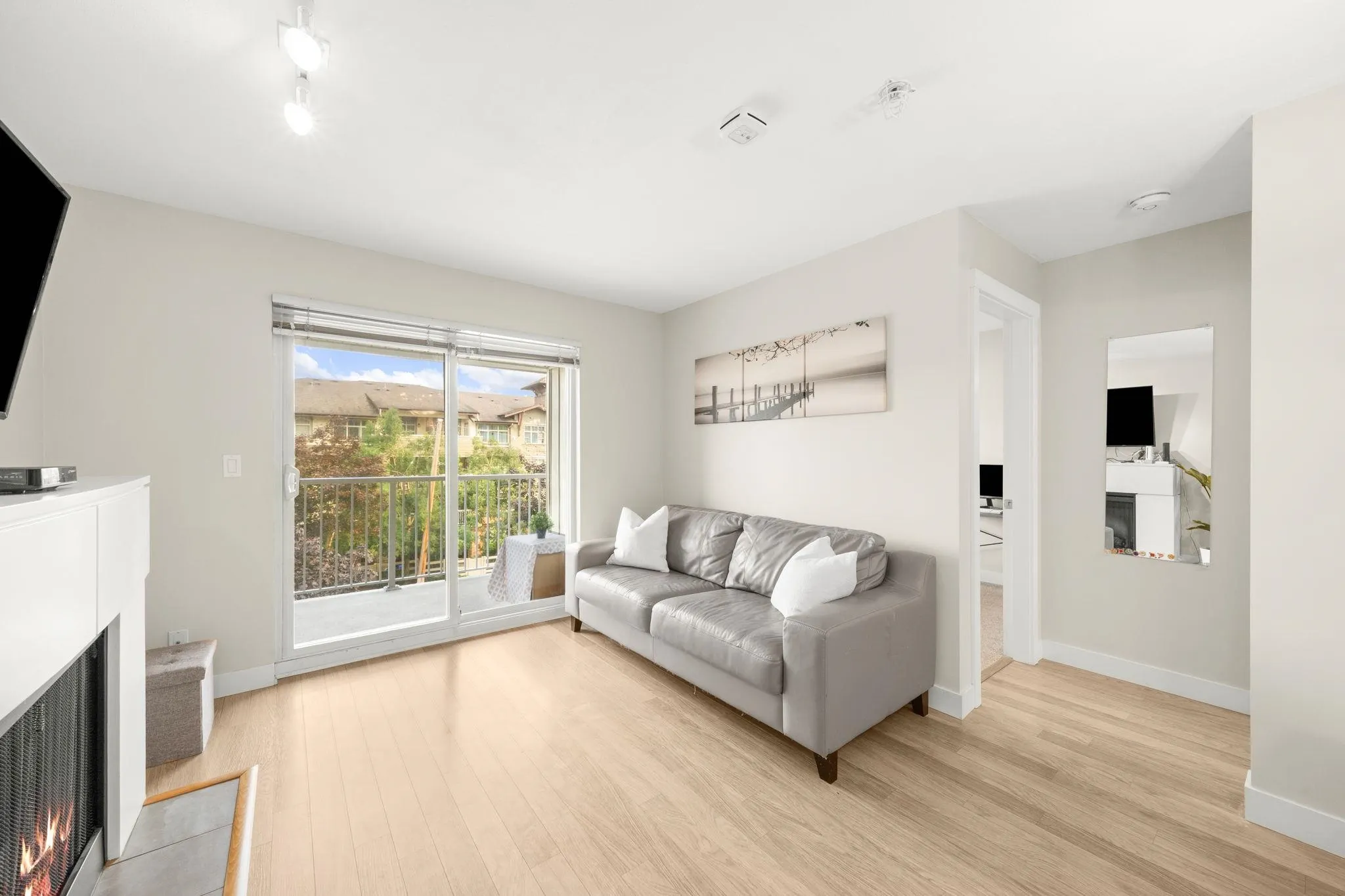 305 19388 65 Avenue