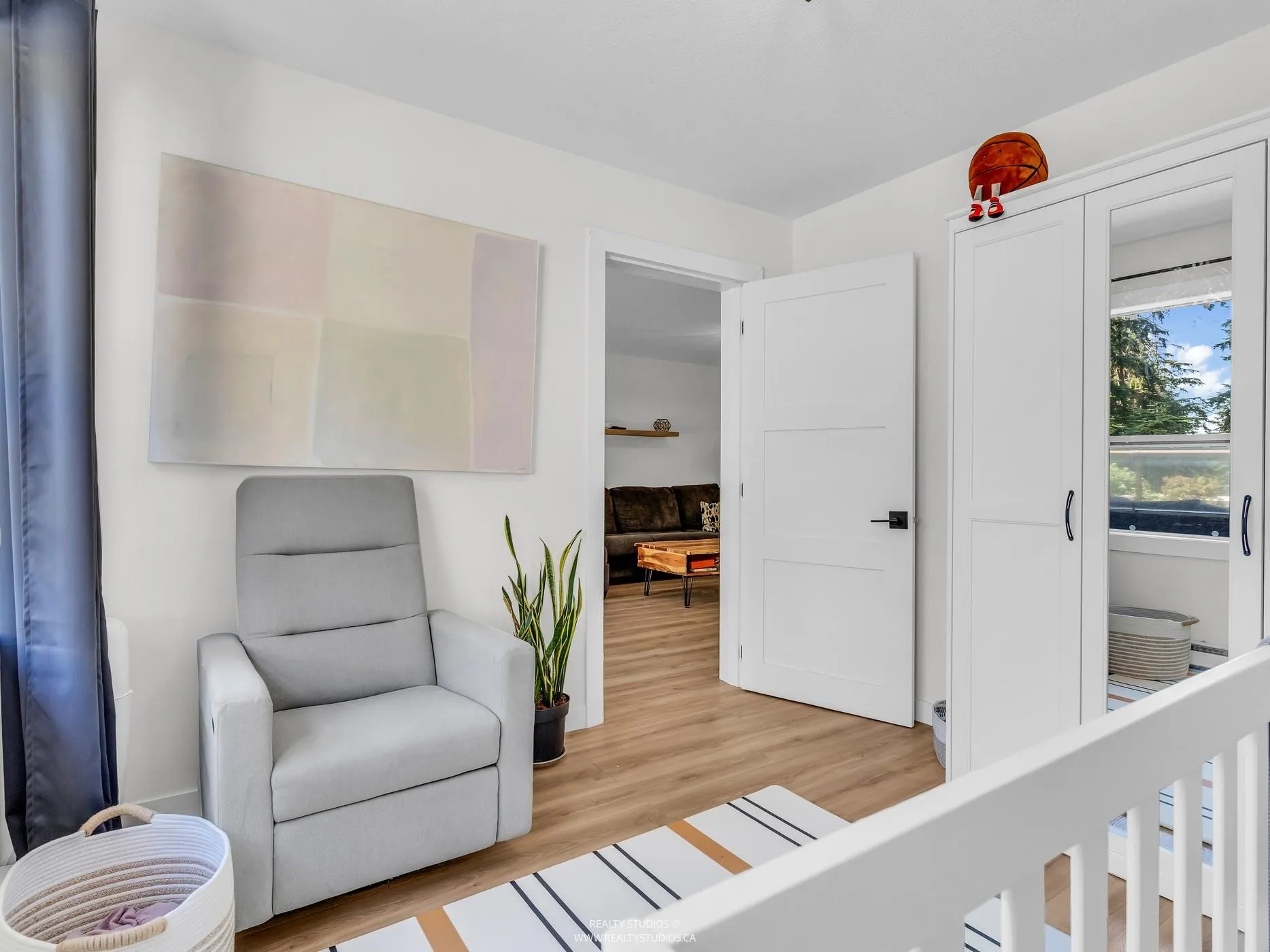 305 1500 Ostler Court