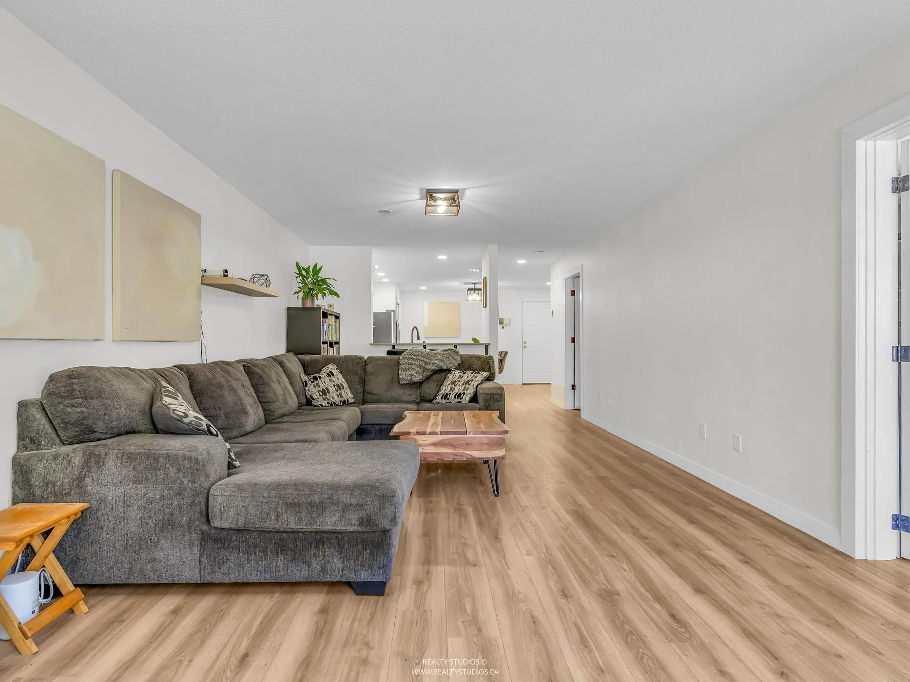 305 1500 Ostler Court