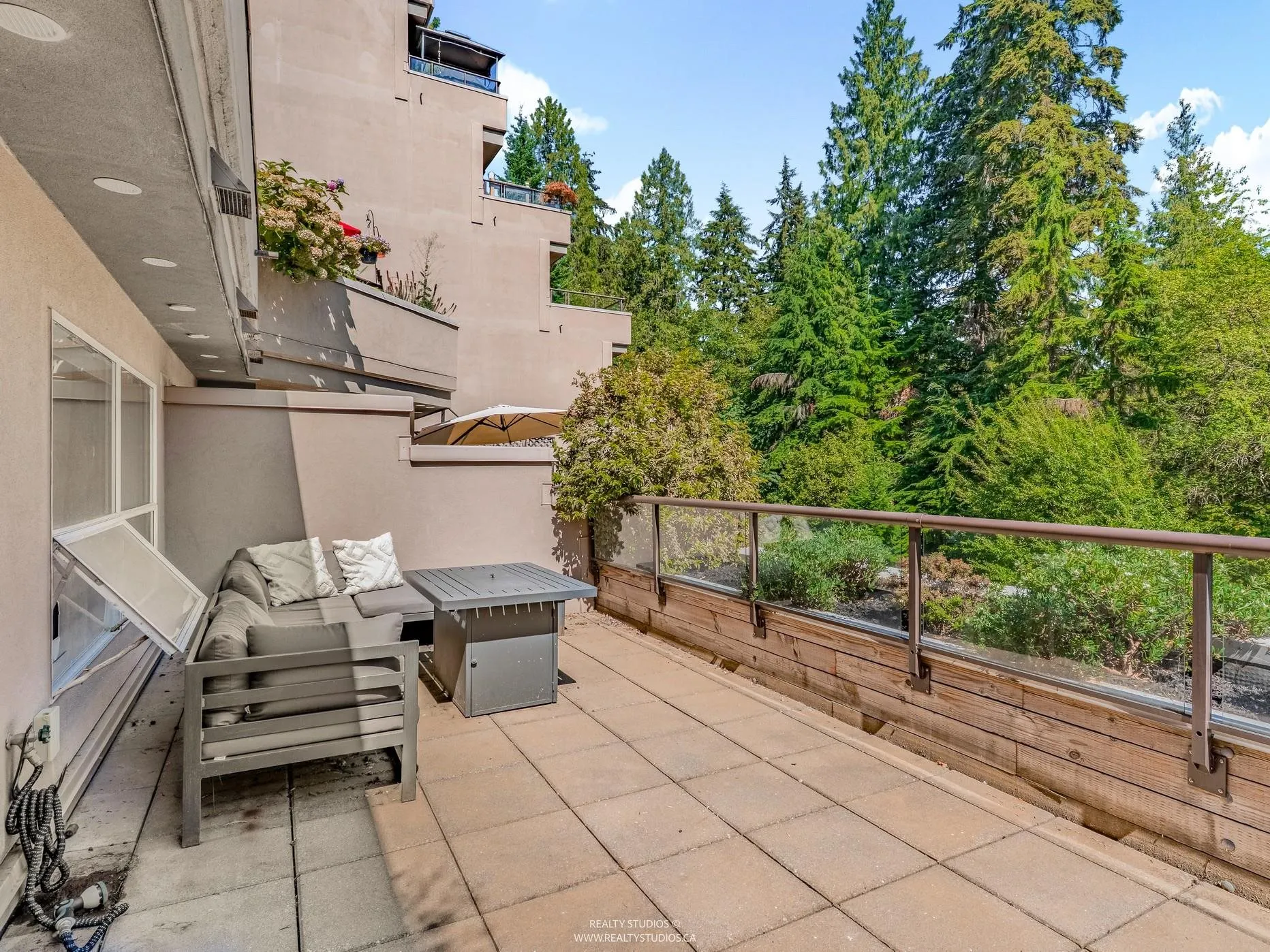 305 1500 Ostler Court