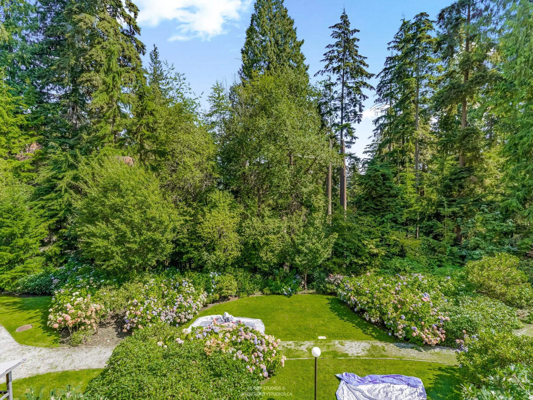 305 1500 Ostler Court