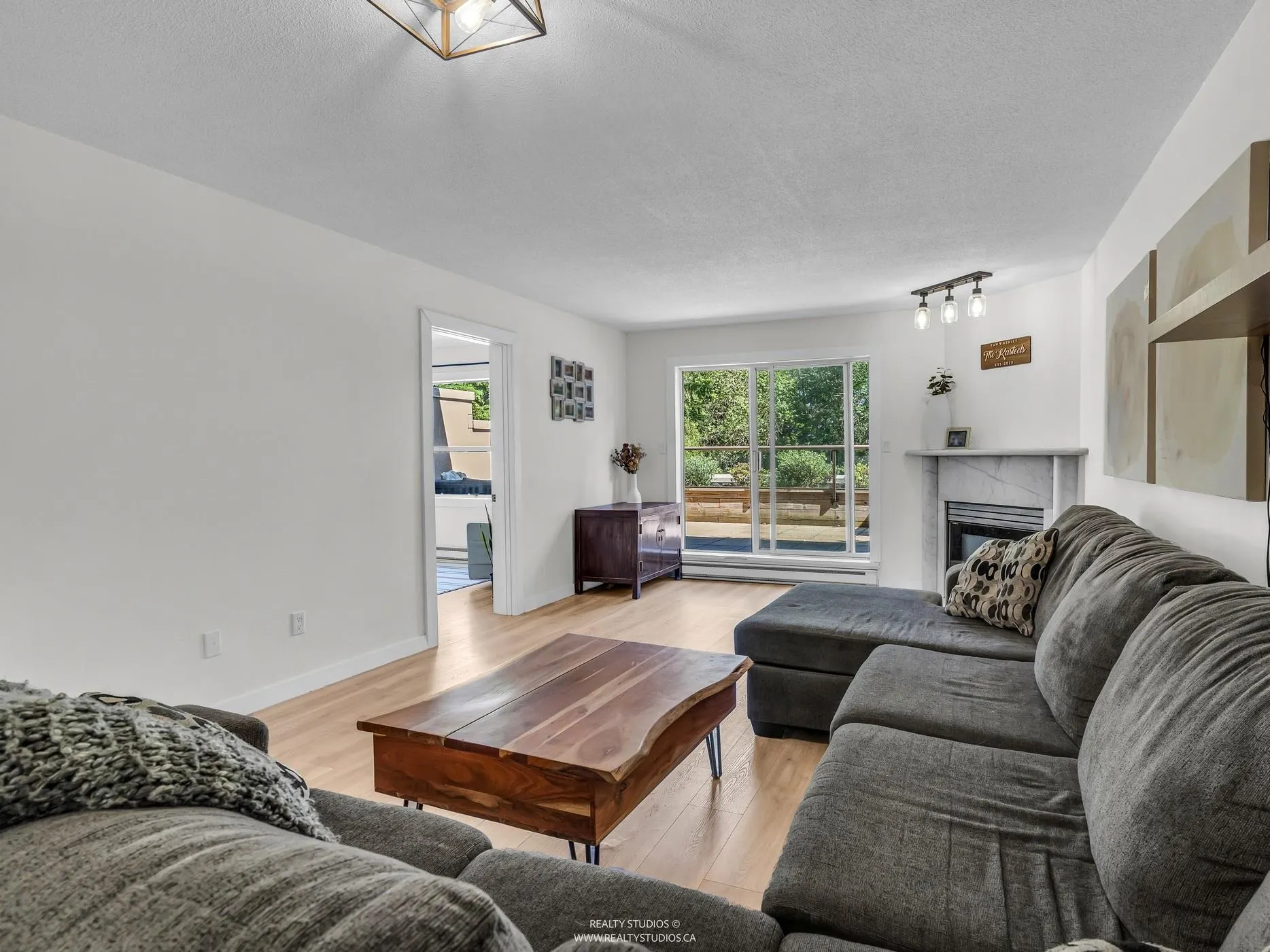 305 1500 Ostler Court