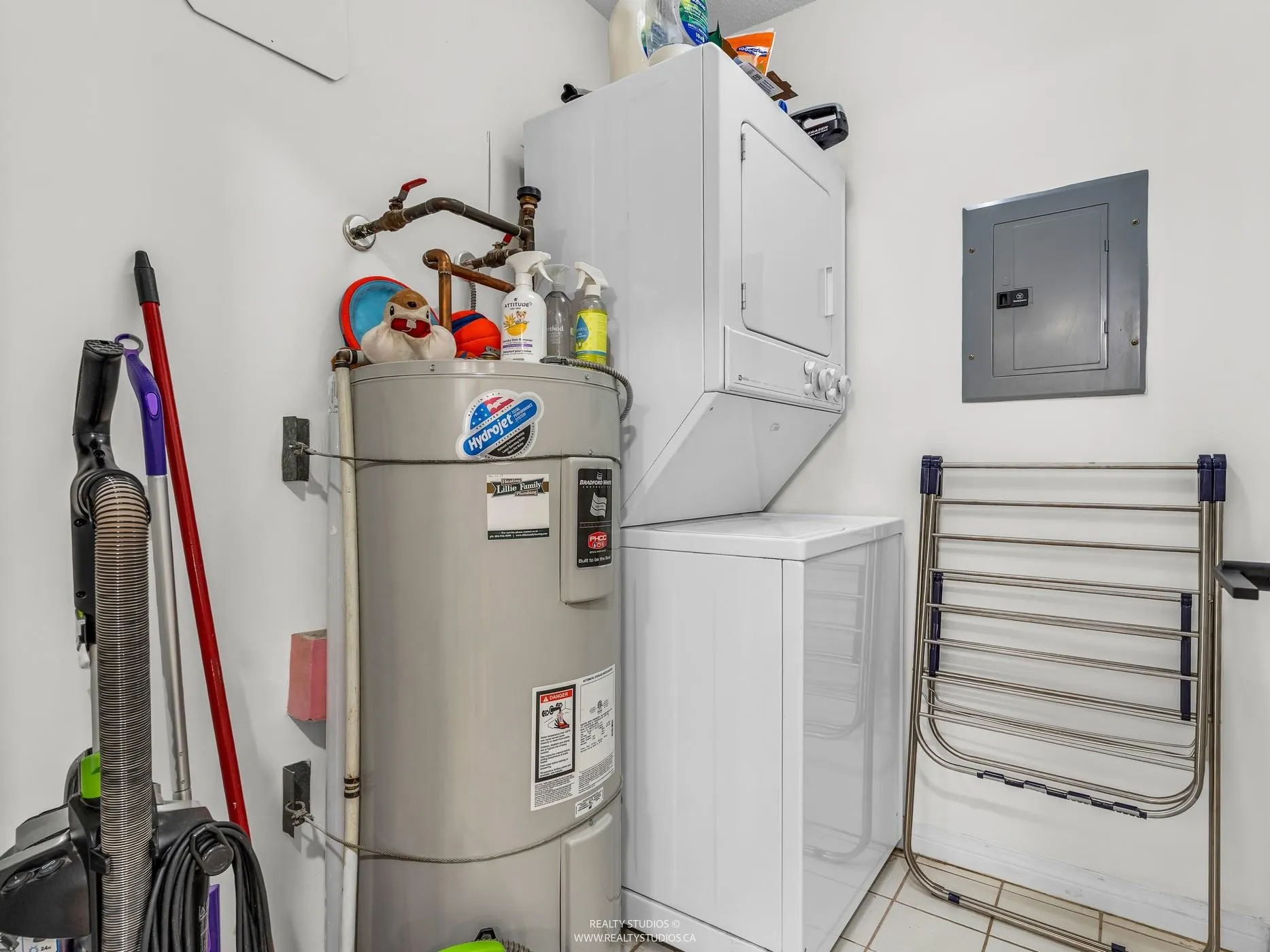 305 1500 Ostler Court