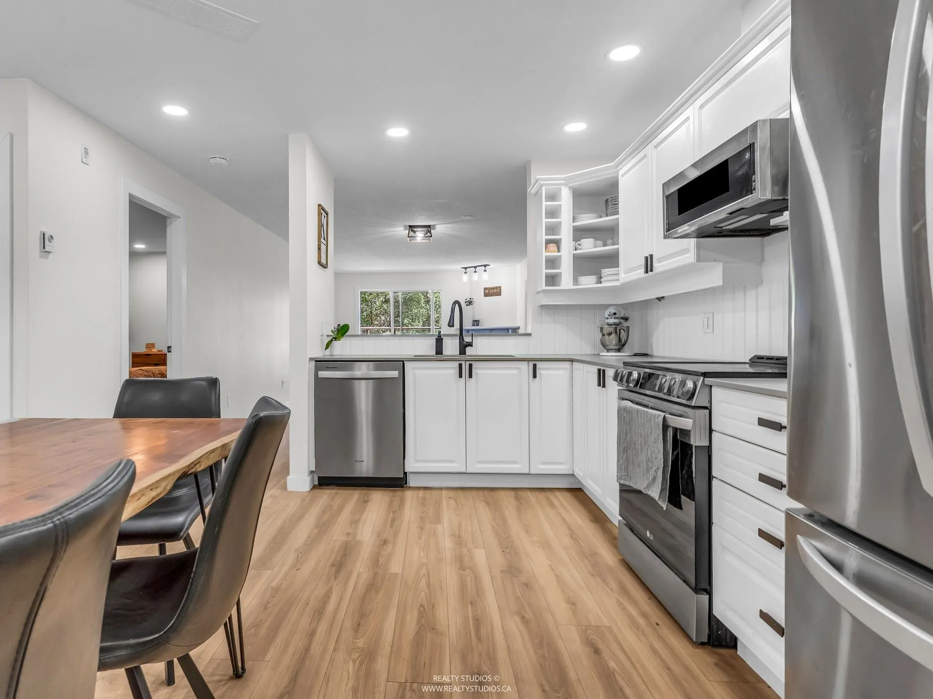 305 1500 Ostler Court