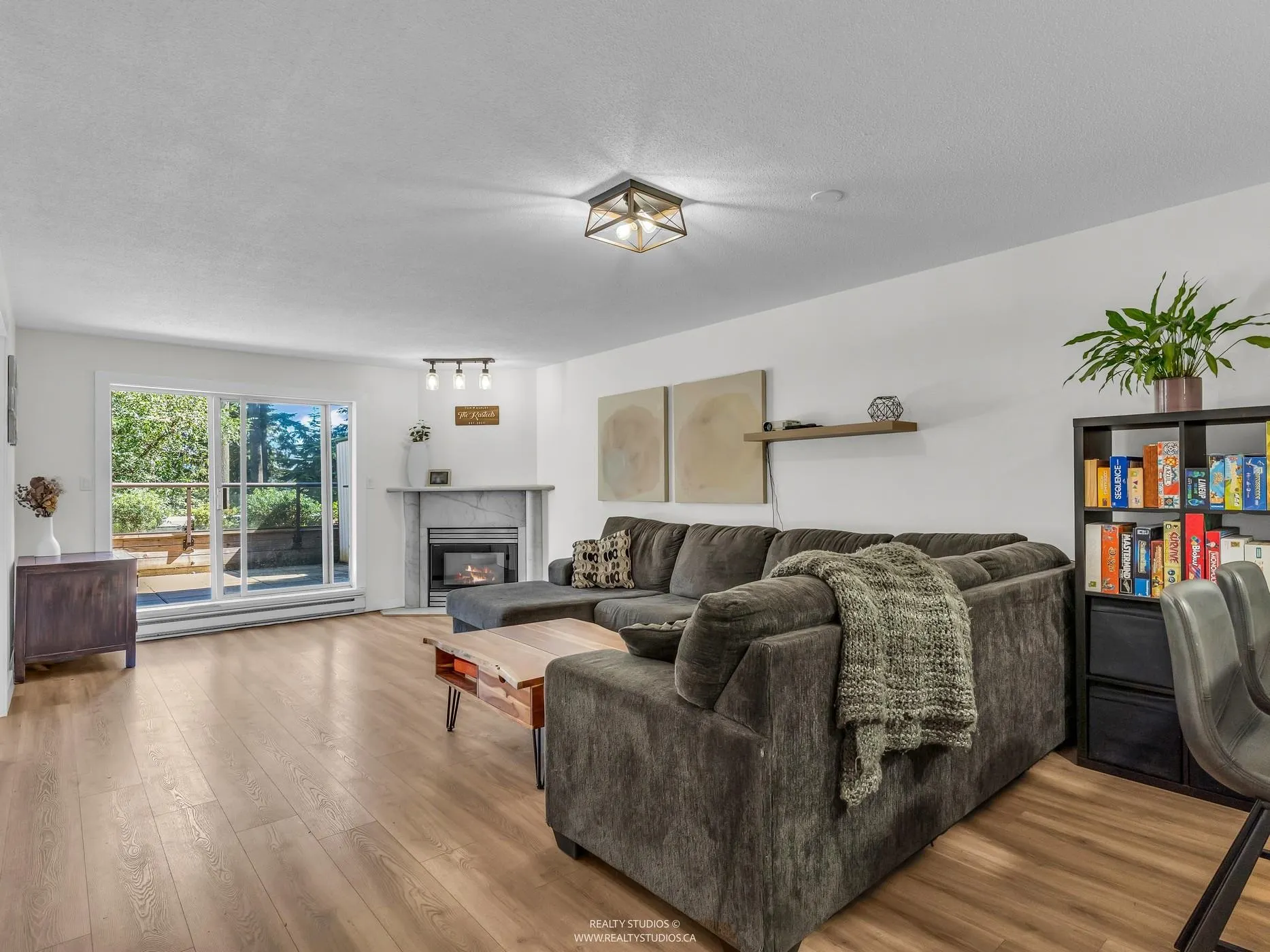 305 1500 Ostler Court