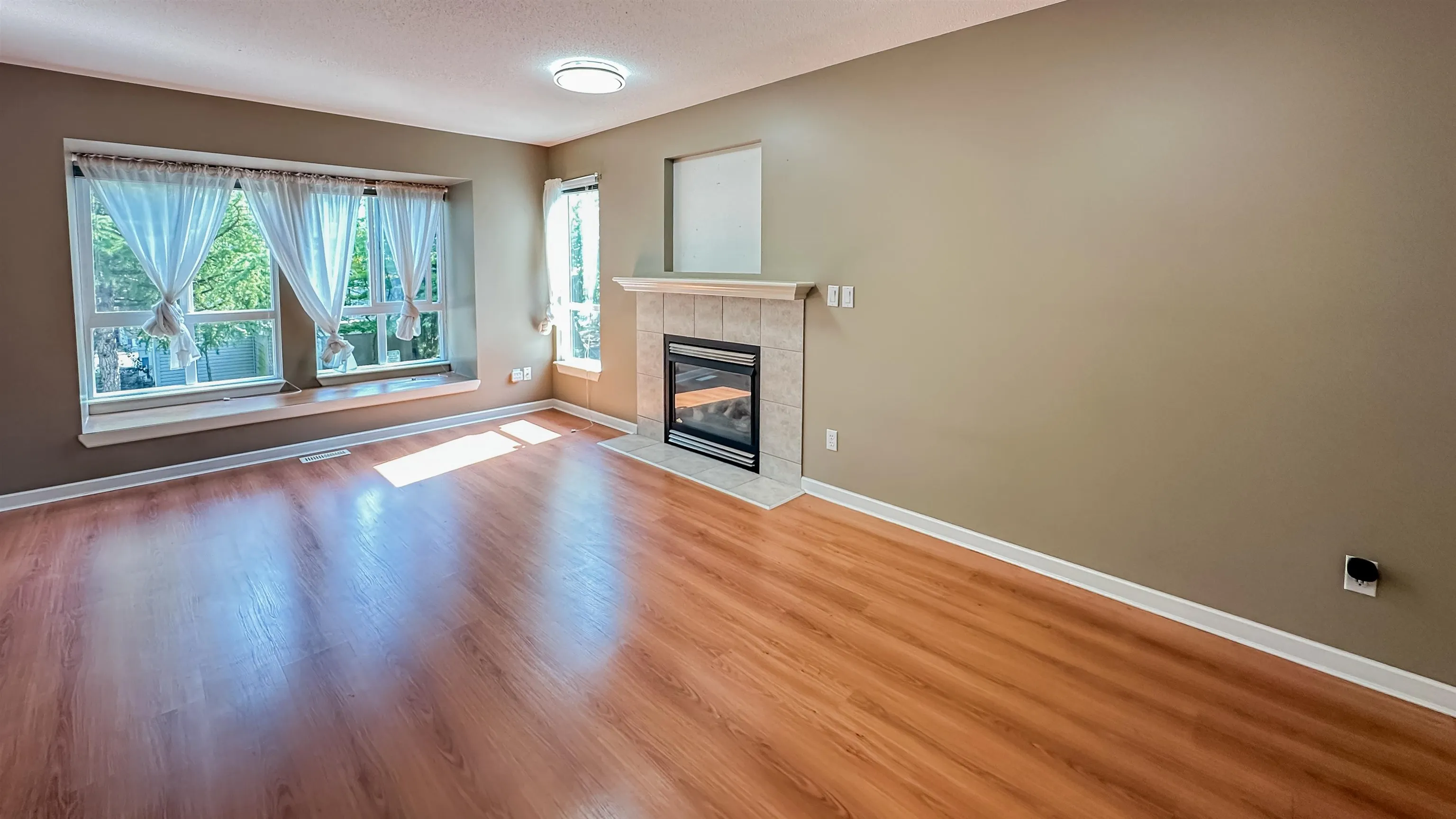 56 16388 85 Avenue