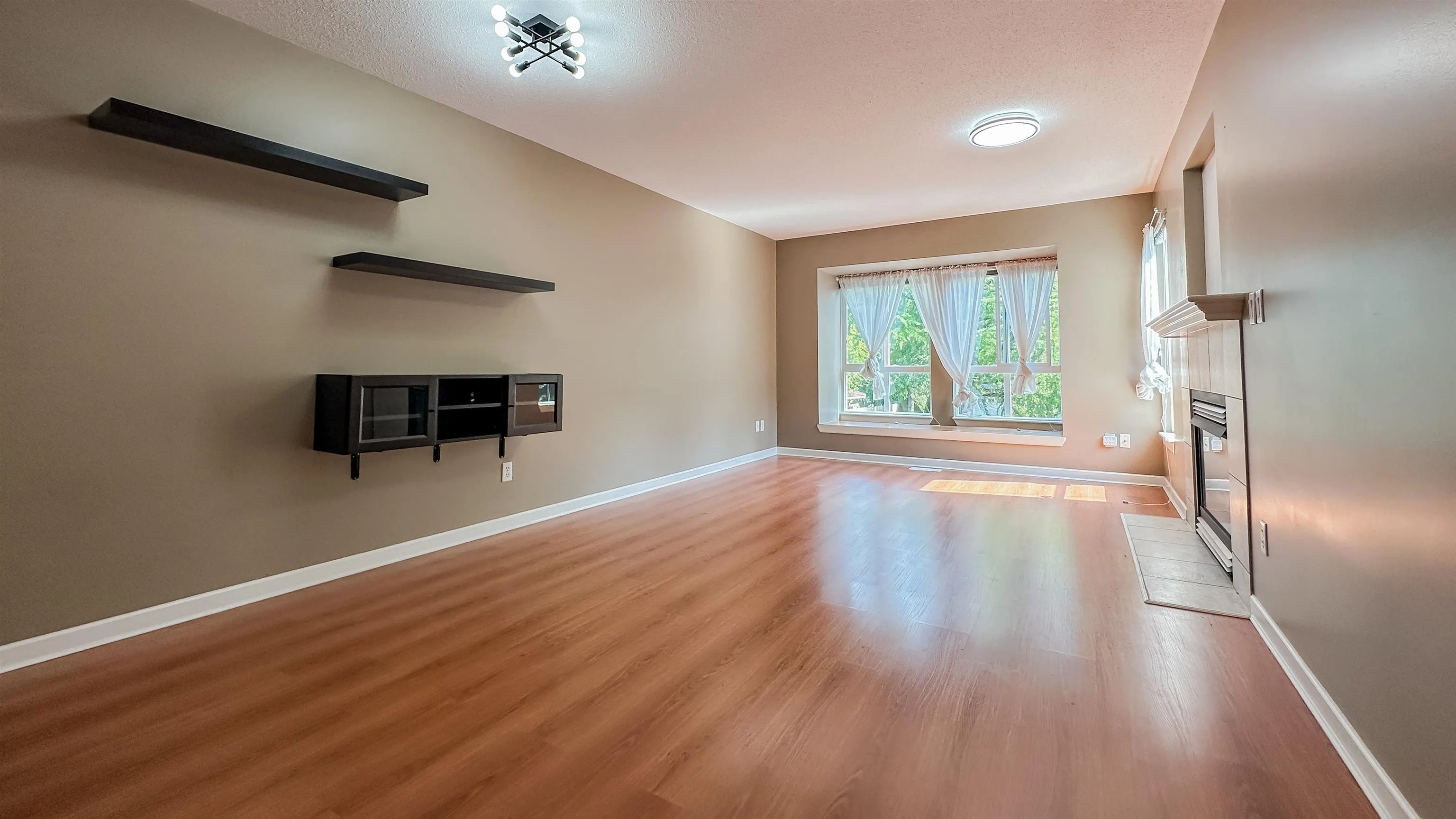 56 16388 85 Avenue