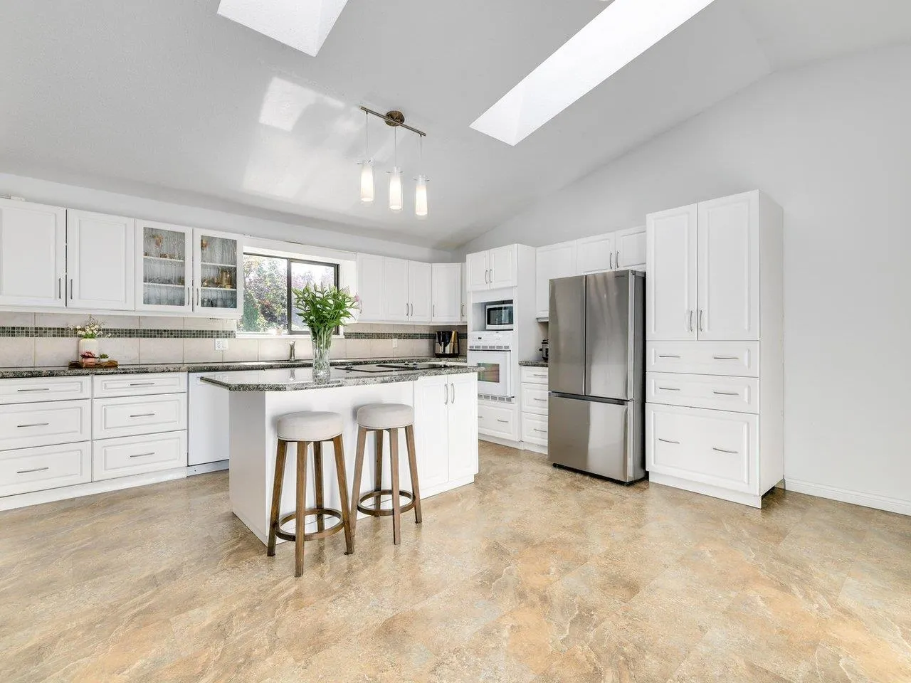 14084 17b Avenue