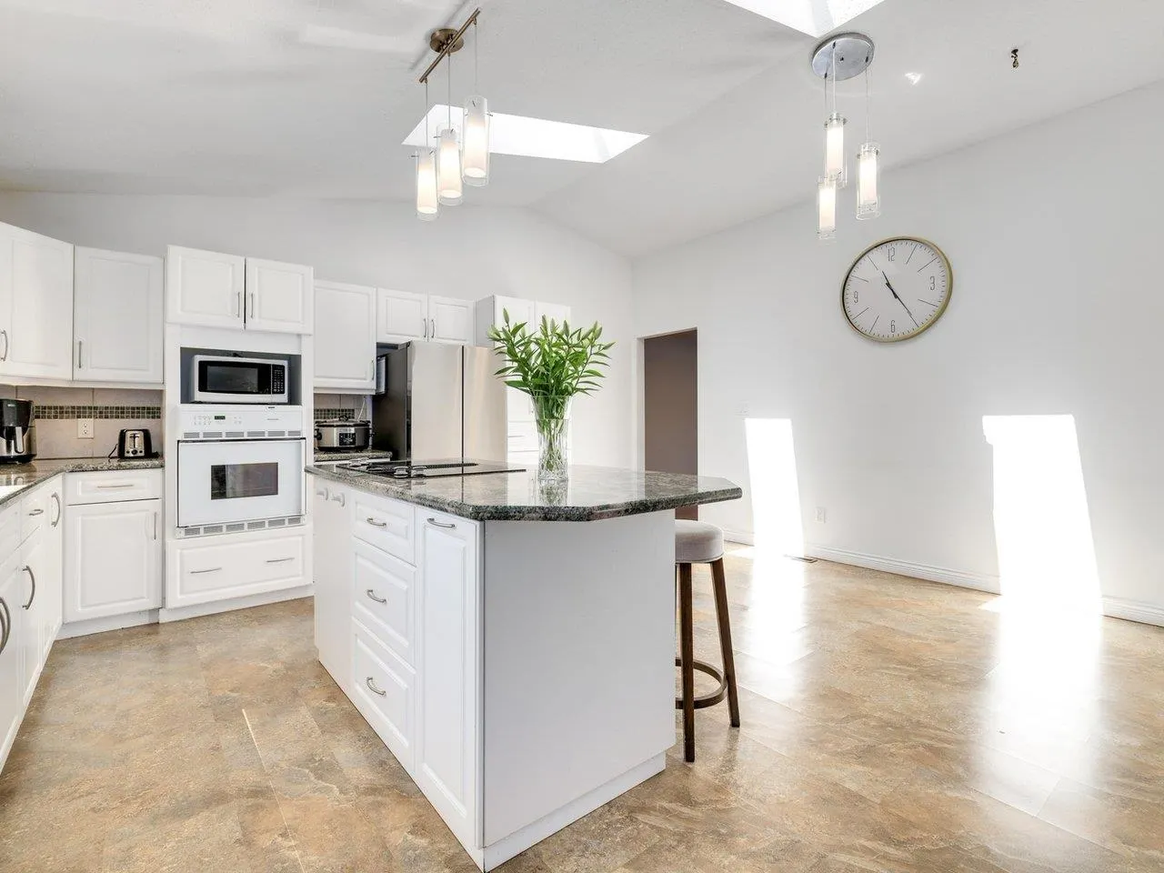 14084 17b Avenue