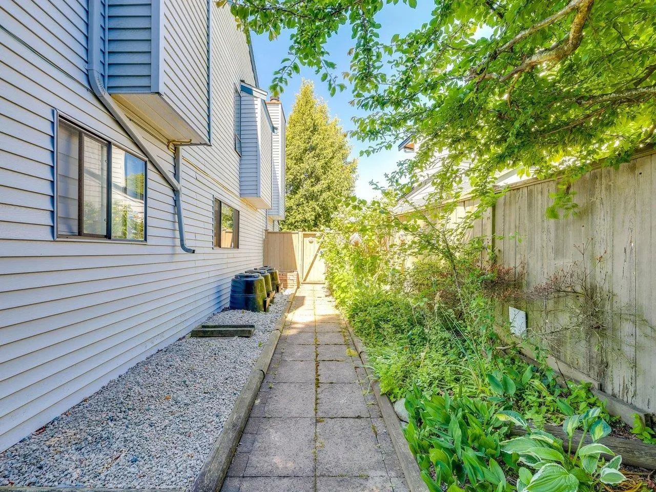 14084 17b Avenue