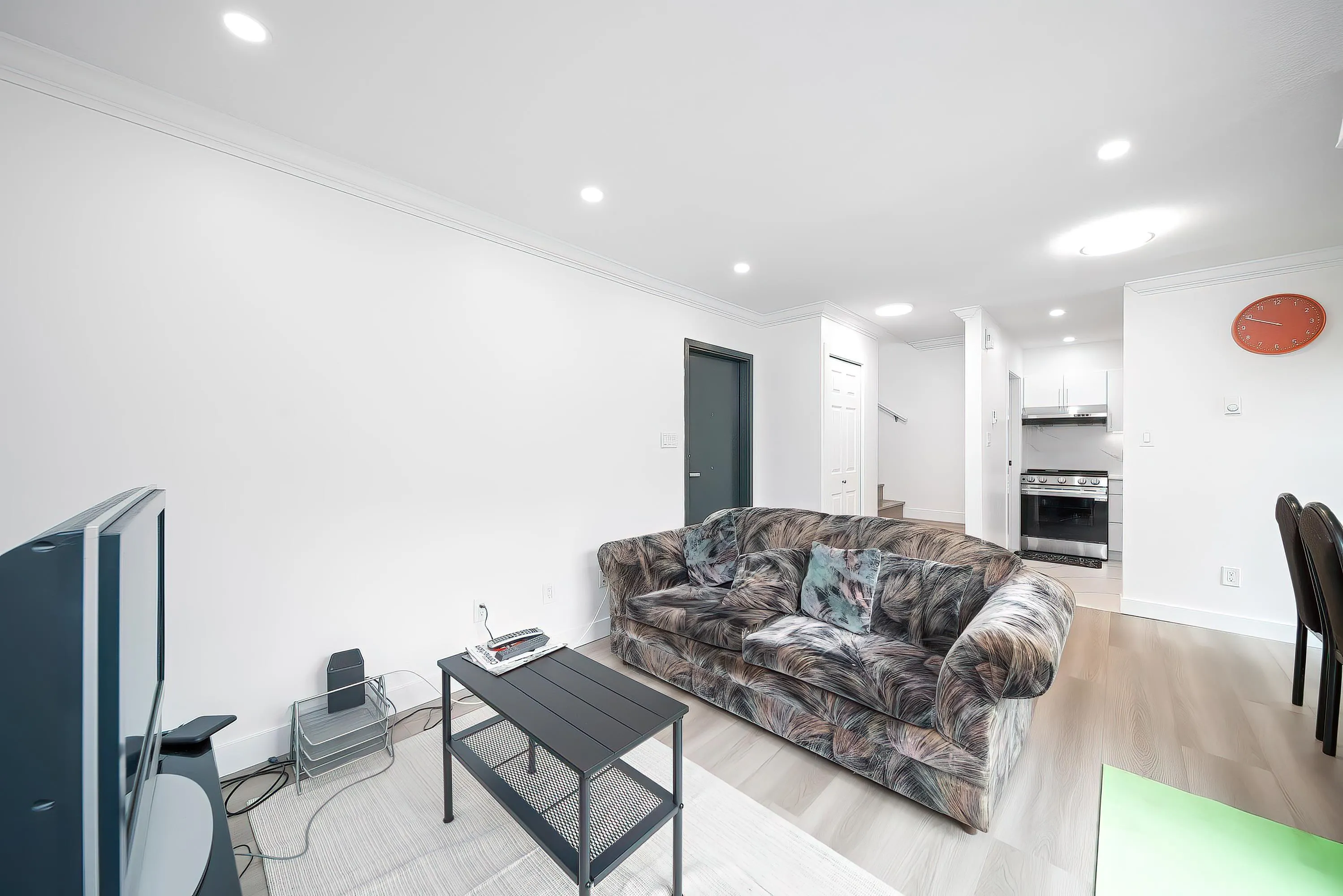 3 488 Jackson Avenue