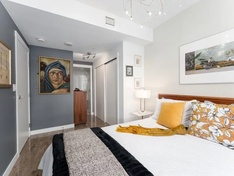 807 110 Switchmen Street