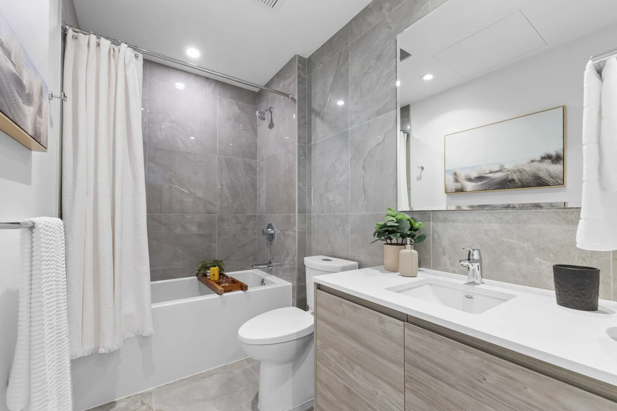 3903 680 Quayside Drive