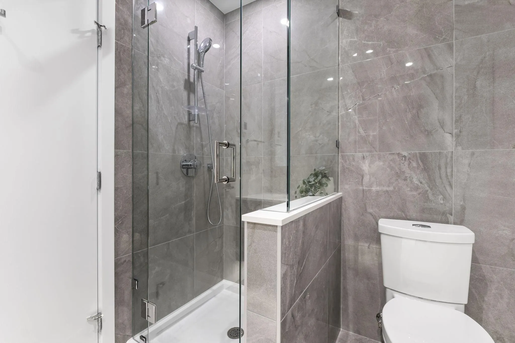 3903 680 Quayside Drive