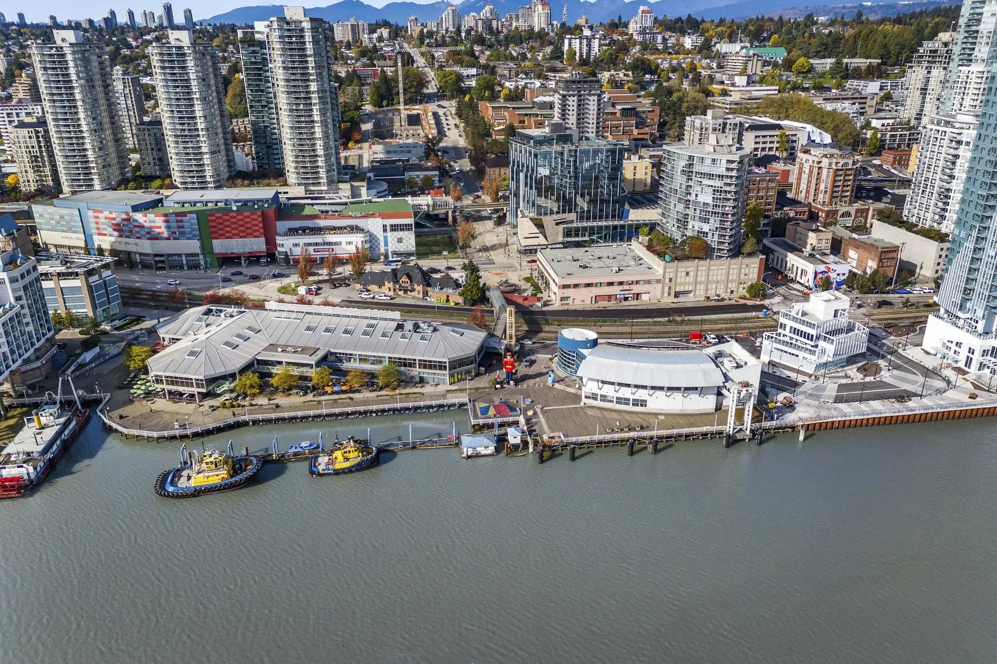 3903 680 Quayside Drive